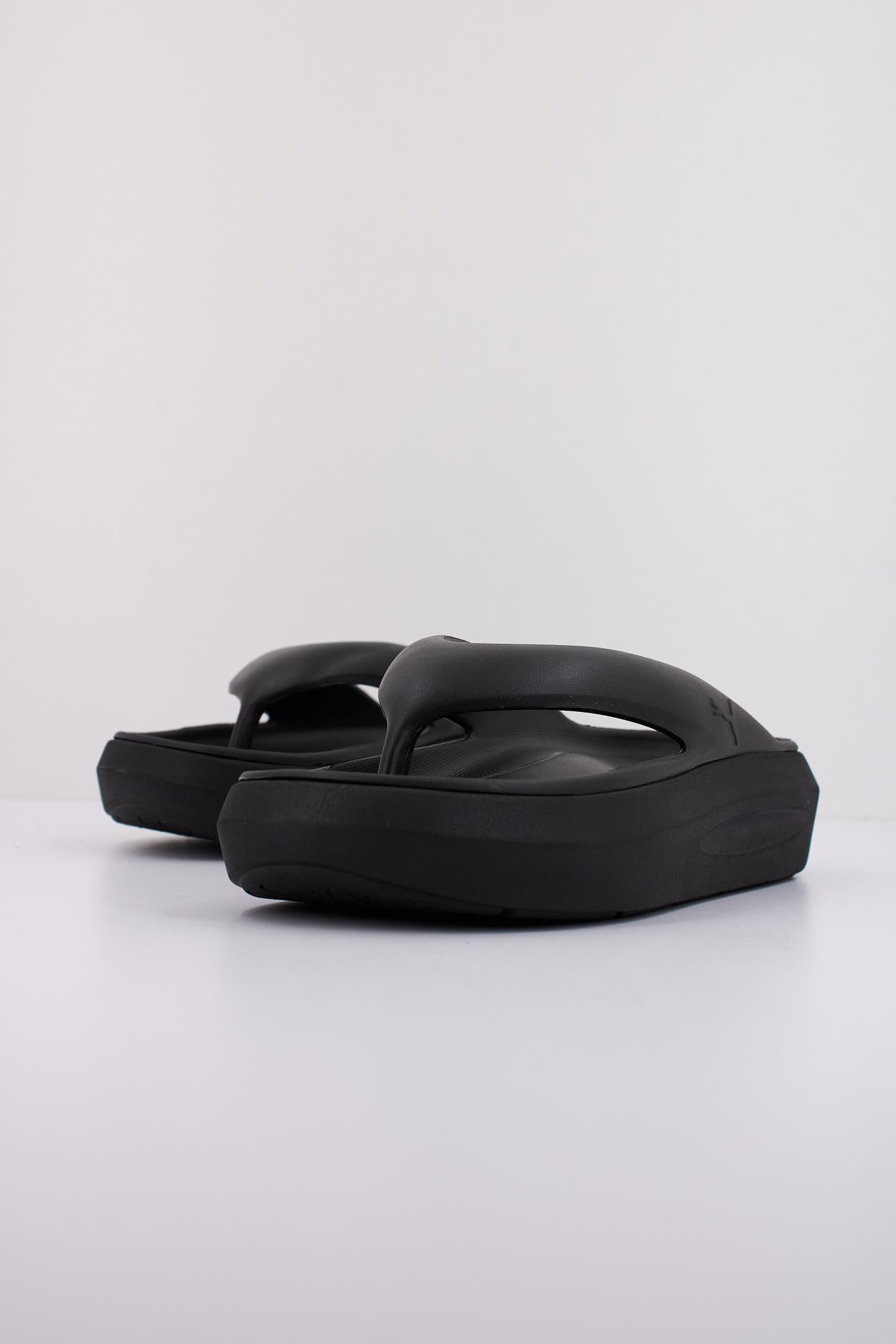 PUMA FLATTER FLIP en color NEGRO  (2)