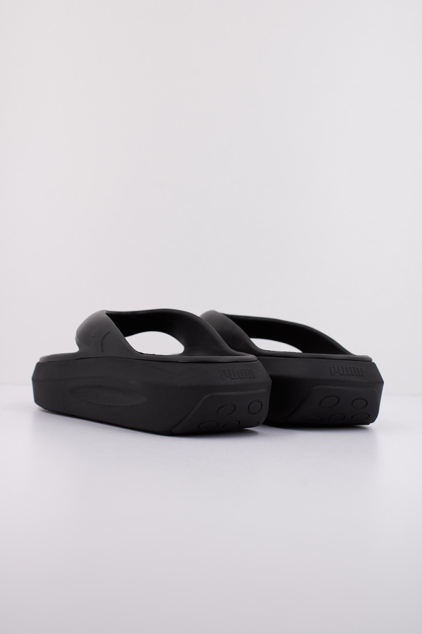 PUMA FLATTER FLIP en color NEGRO  (4)