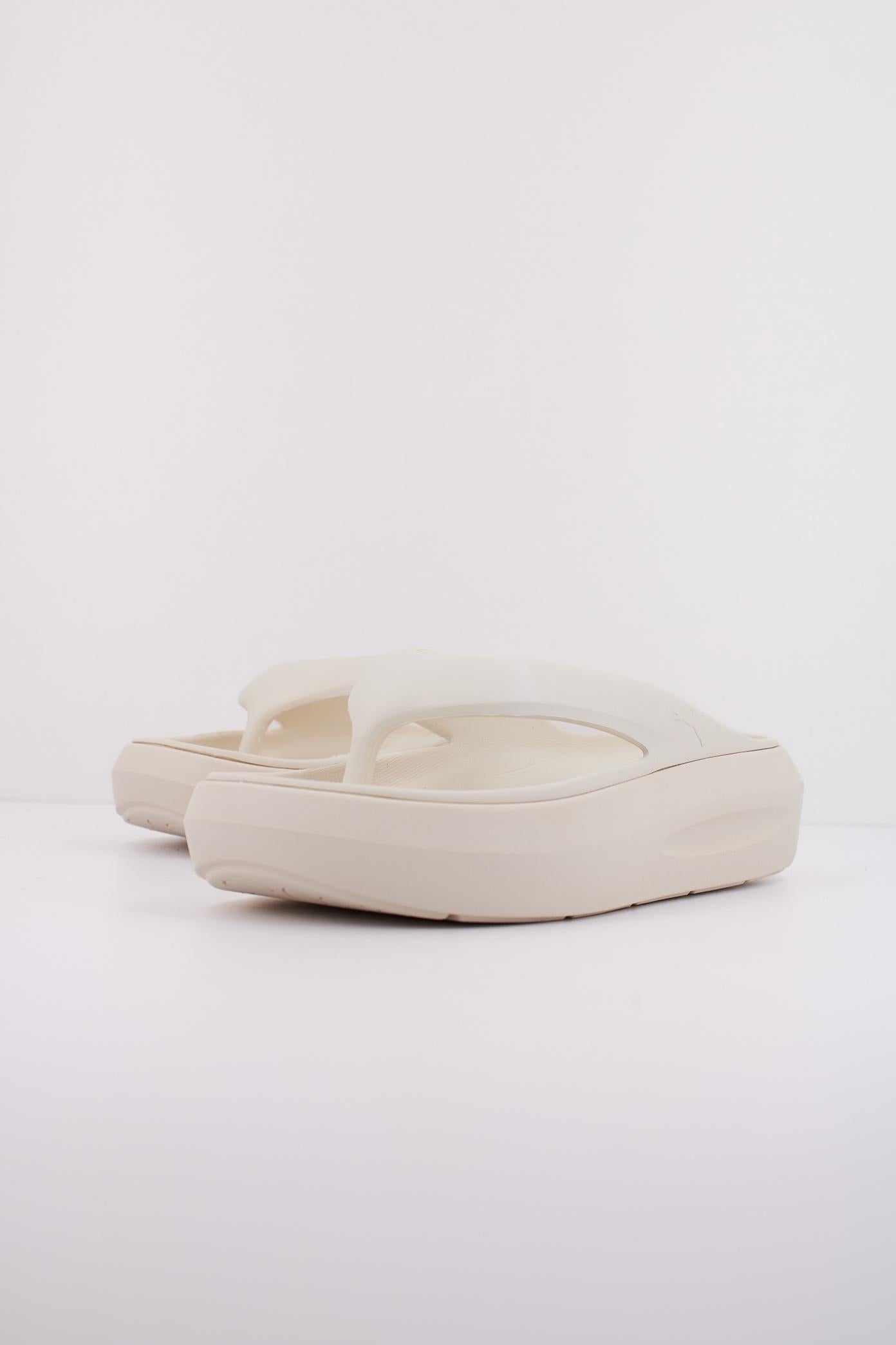 PUMA FLATTER FLIP en color BLANCO  (2)