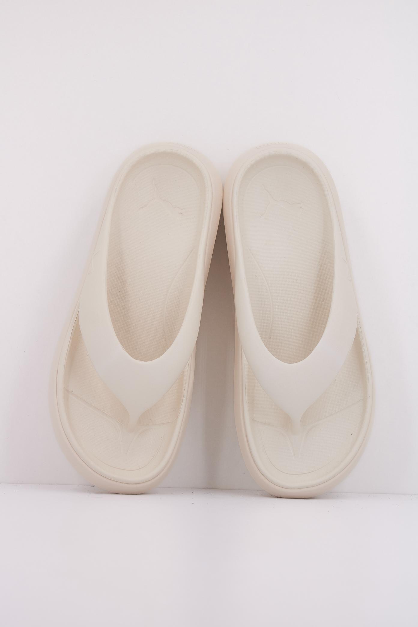 PUMA FLATTER FLIP en color BLANCO  (3)