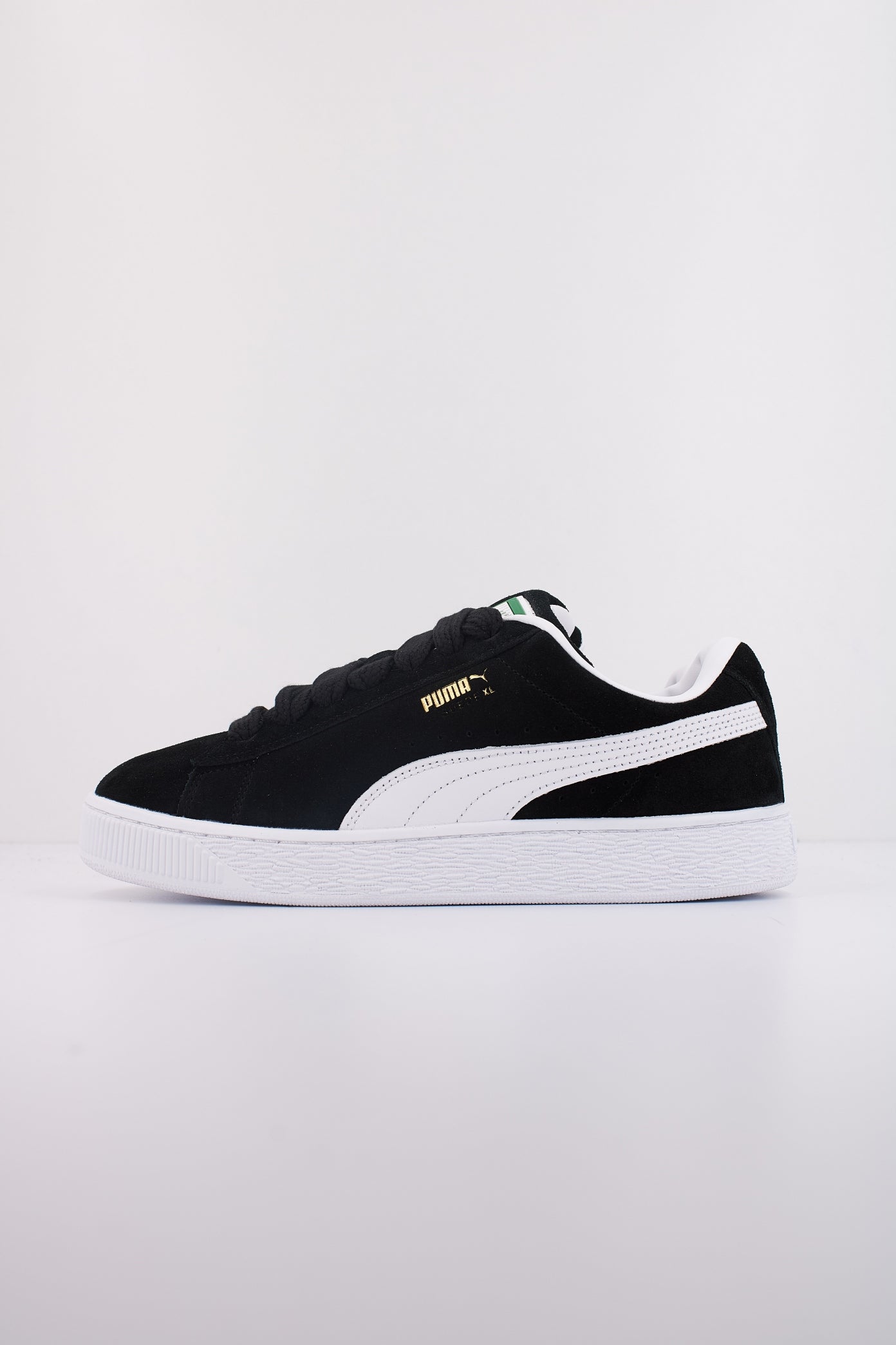 PUMA  SUEDE XL en color NEGRO  (1)