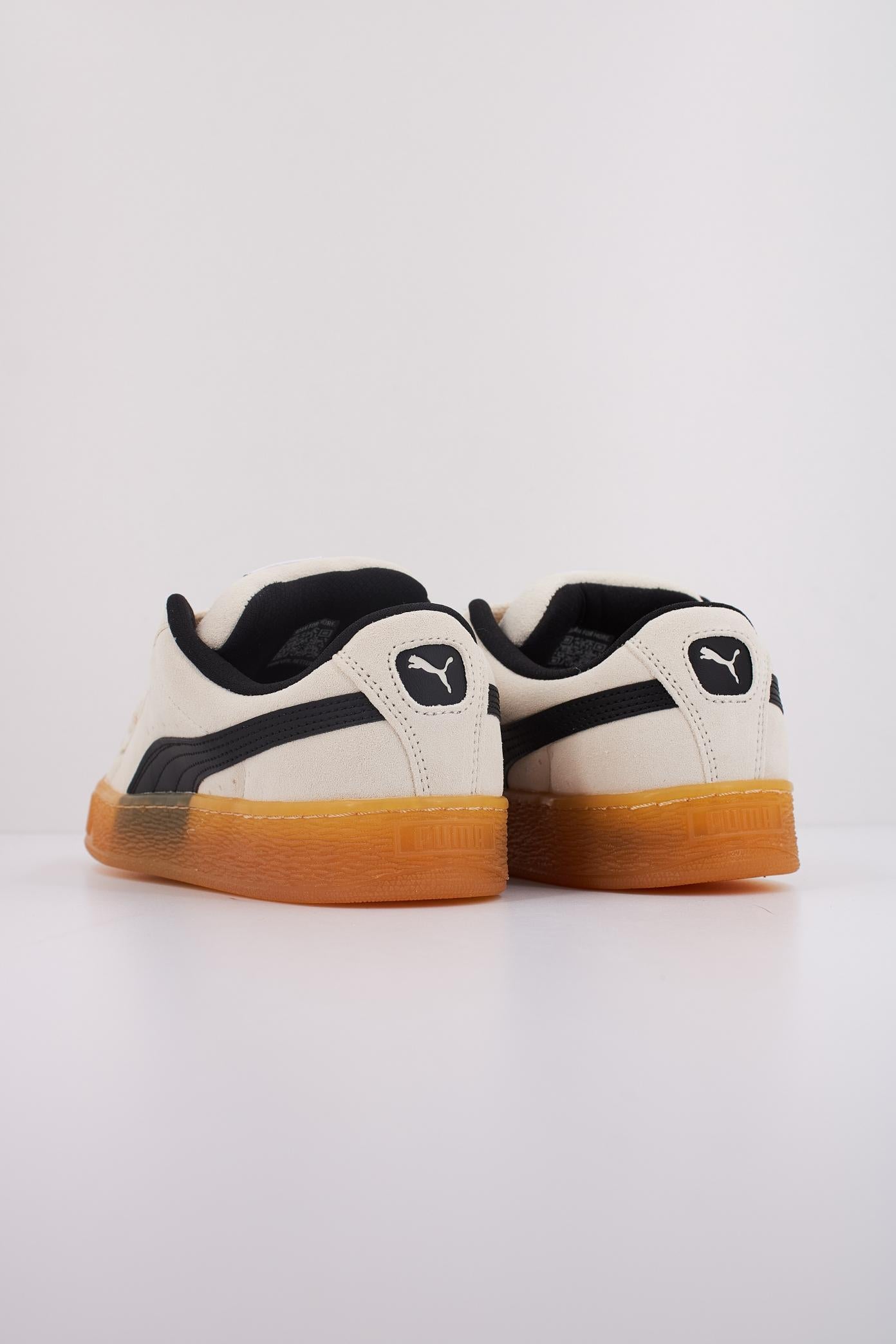 PUMA SUEDE XL DARK RISK en color BLANCO  (4)