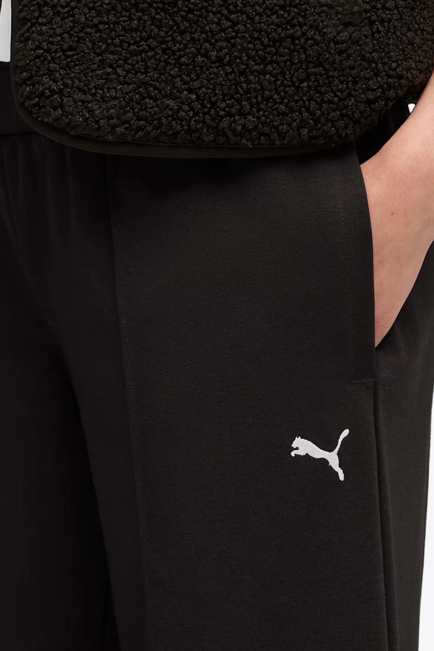 PUMA FUTURE.PUMA.ARCHIVE LOW RI en color NEGRO  (4)