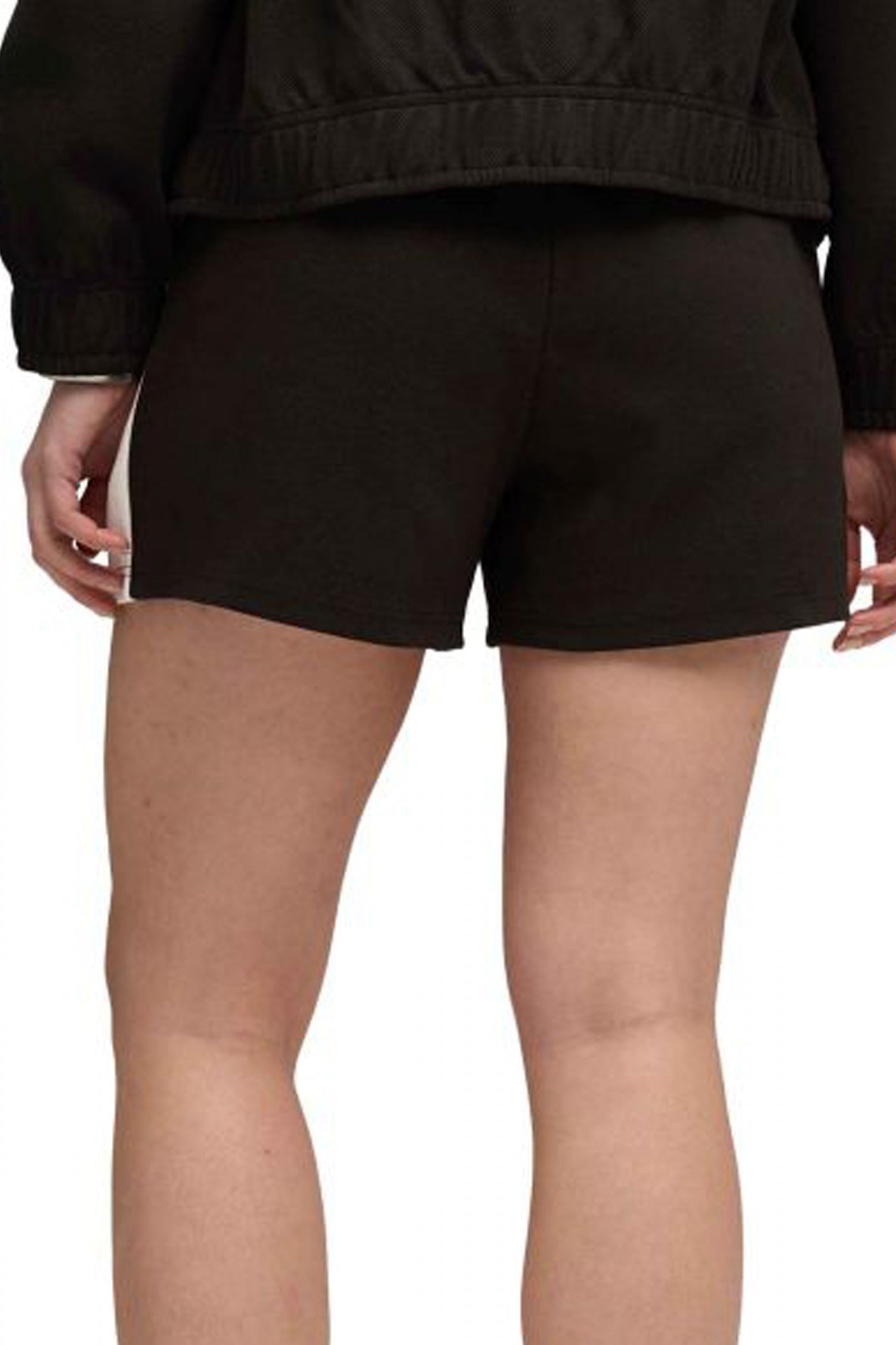 PUMA  PINTUCK SHORTS '  en color NEGRO  (2)