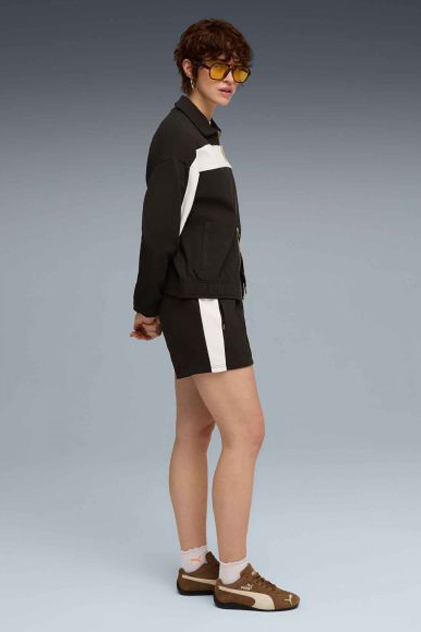 PUMA  PINTUCK SHORTS '  en color NEGRO  (3)