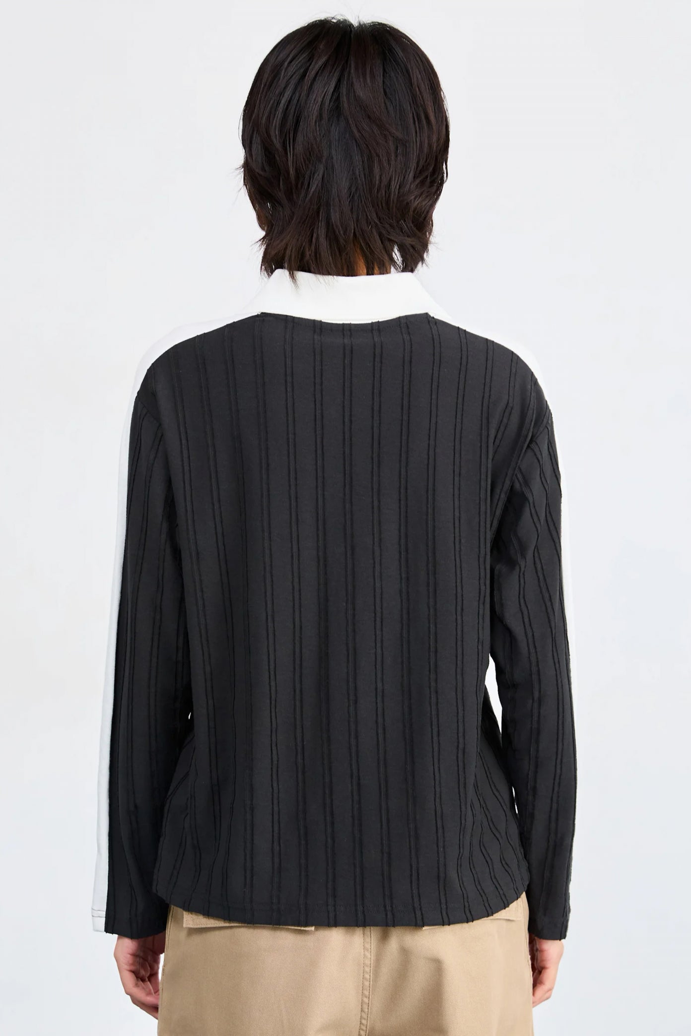 PUMA RELAXED LONG SLEEVE POL en color NEGRO  (2)