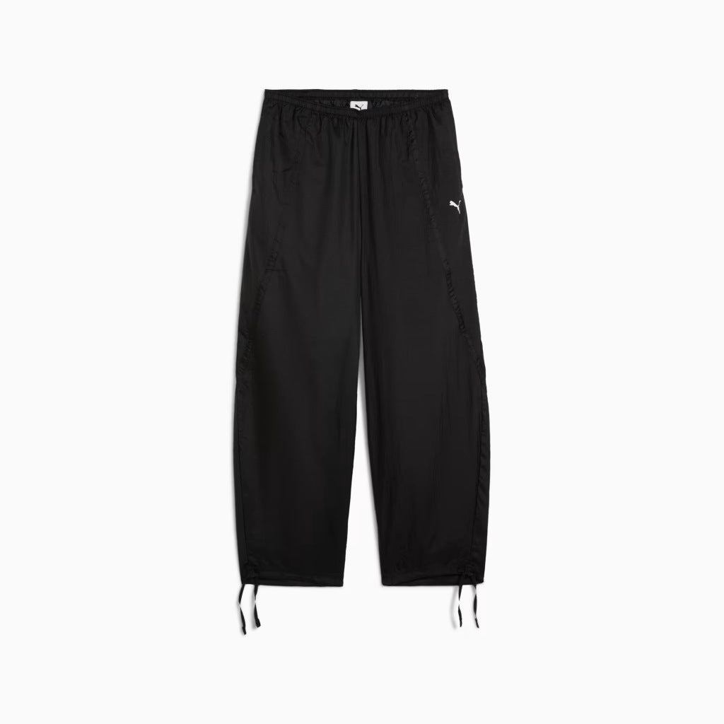 PUMA  DARE TO WOVEN PANTS  en color NEGRO  (2)