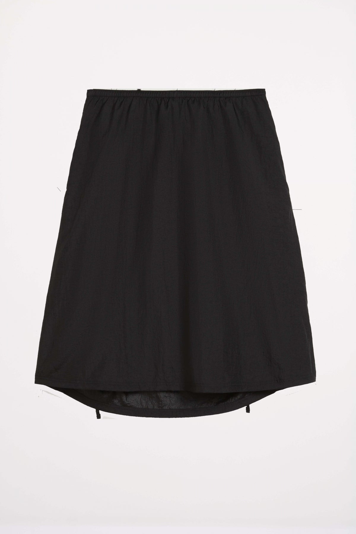 PUMA DARE TO WOVEN MIDI SKIRT en color NEGRO  (2)