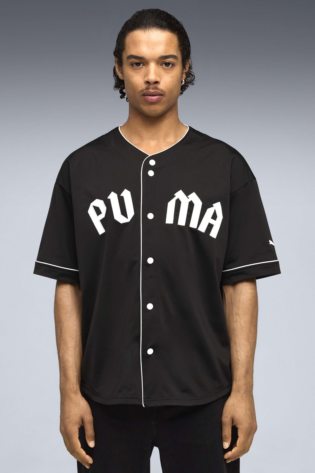 PUMA OVERSIZED BASEBALL JERSEY en color NEGRO  (1)