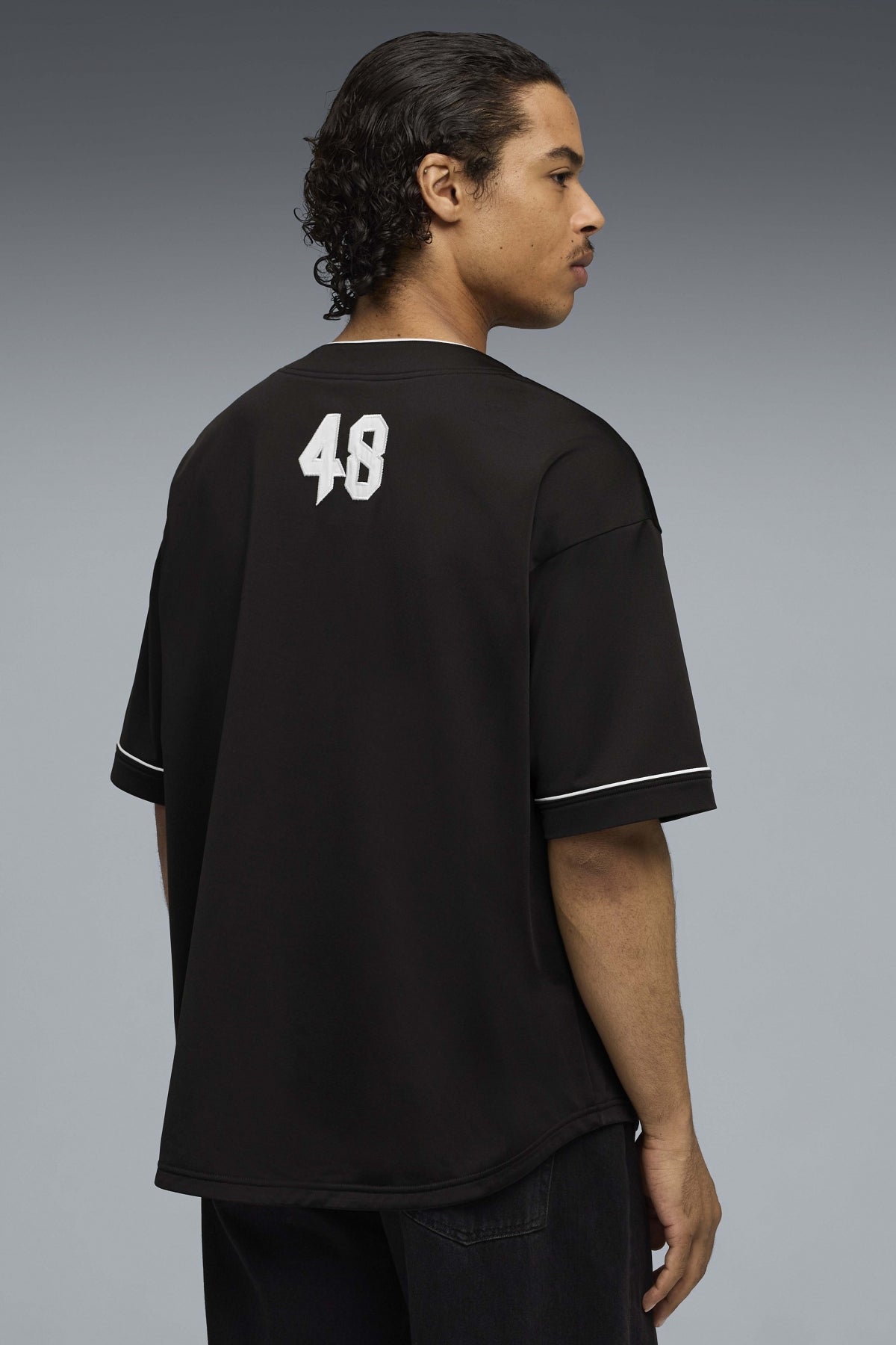 PUMA OVERSIZED BASEBALL JERSEY en color NEGRO  (3)