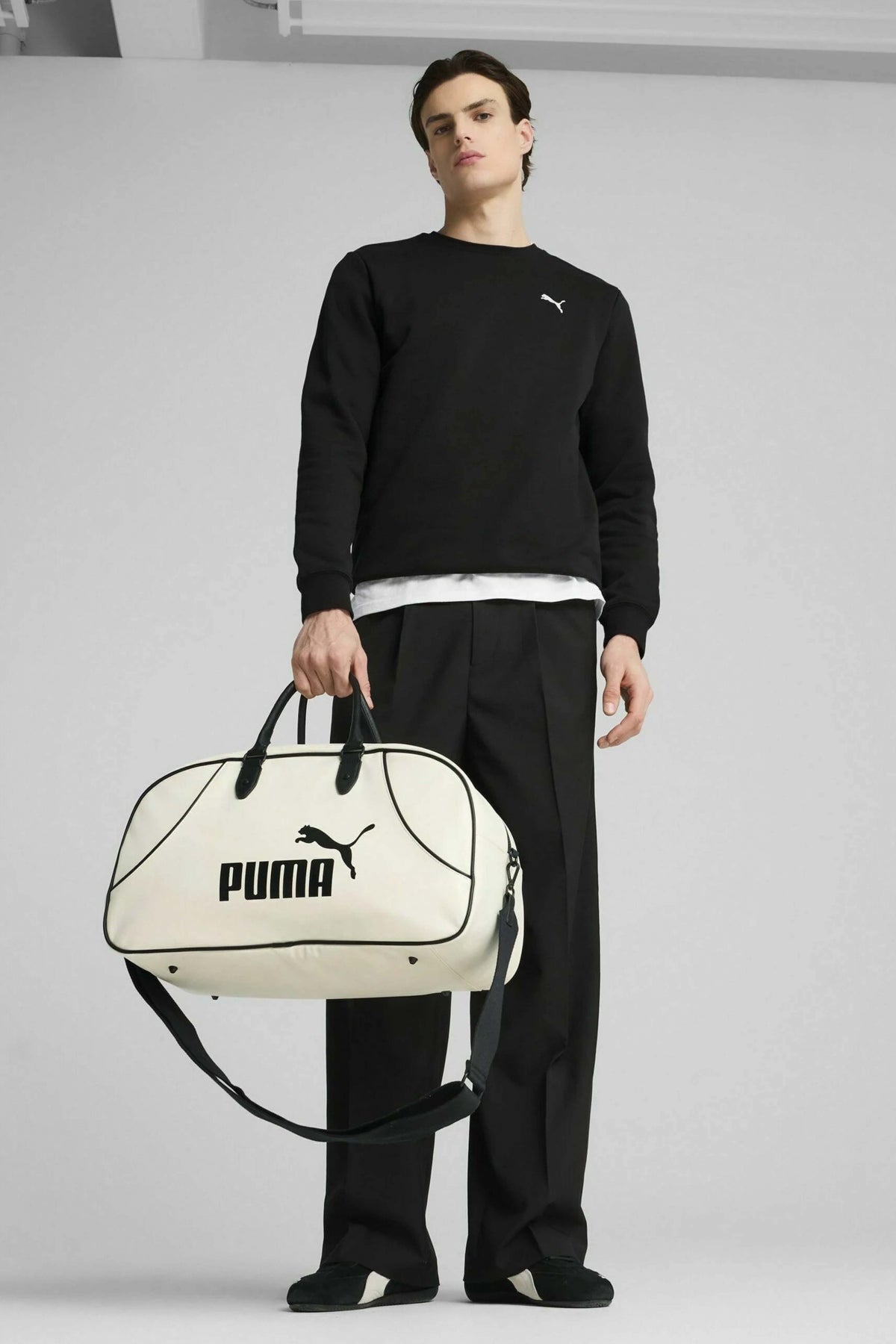 PUMA ARCHIVE GRIP BAG en color BLANCO  (4)