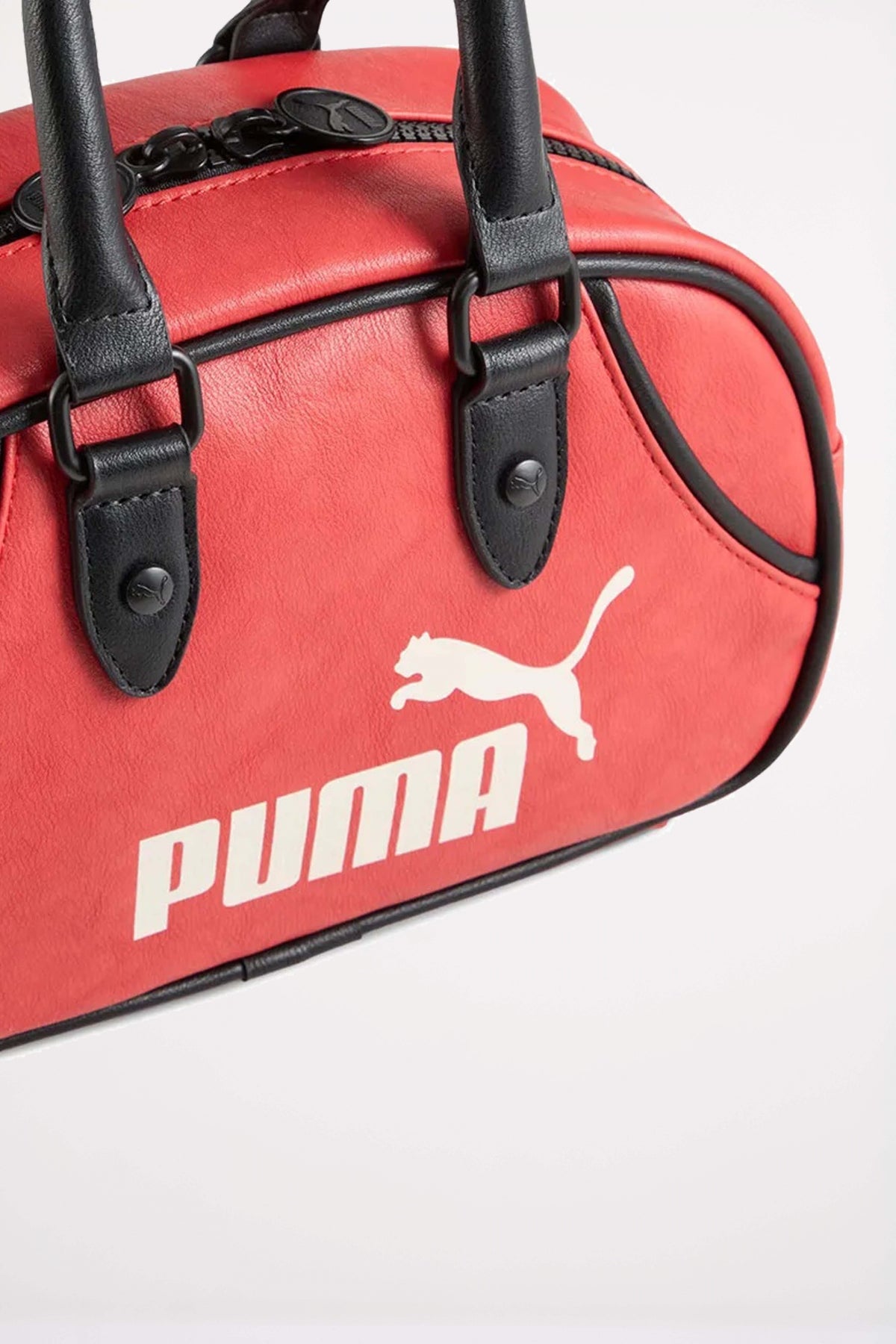 PUMA ARCHIVE MINI GRIP BAG en color ROJO  (3)