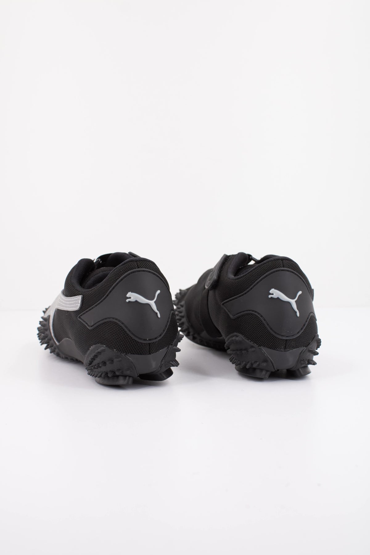 PUMA MOSTRO OG en color NEGRO  (4)