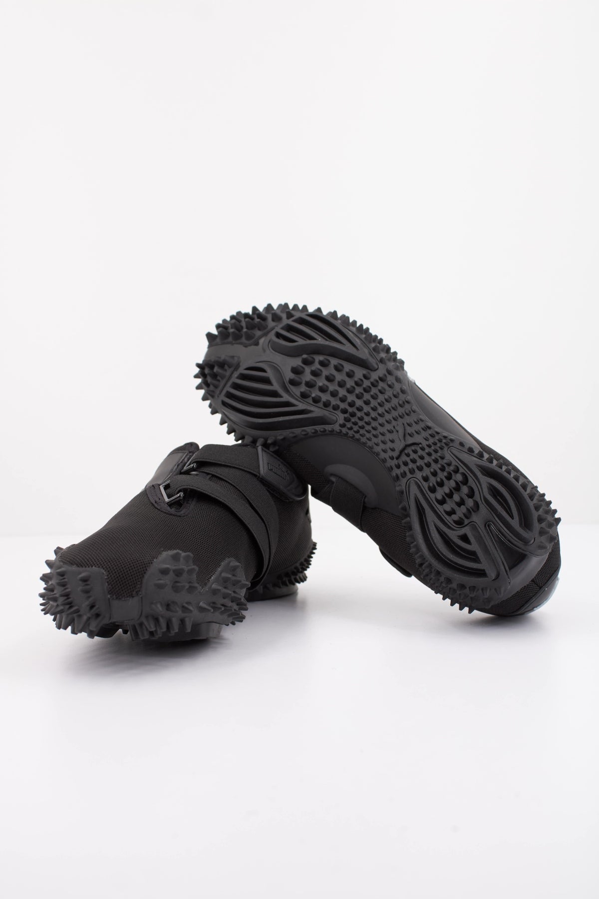 PUMA MOSTRO OG en color NEGRO  (5)