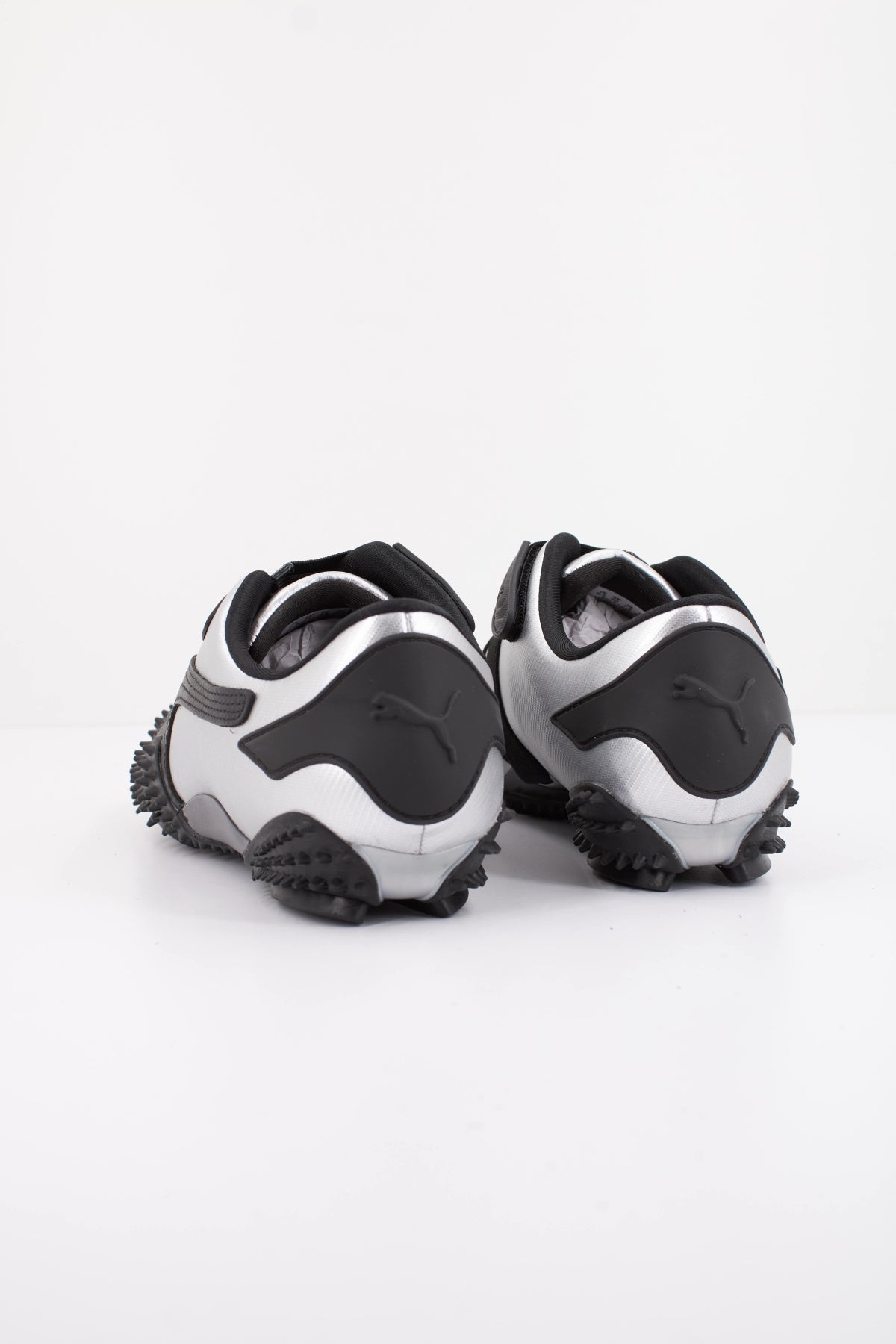 PUMA MOSTRO METAL en color PLATA  (4)