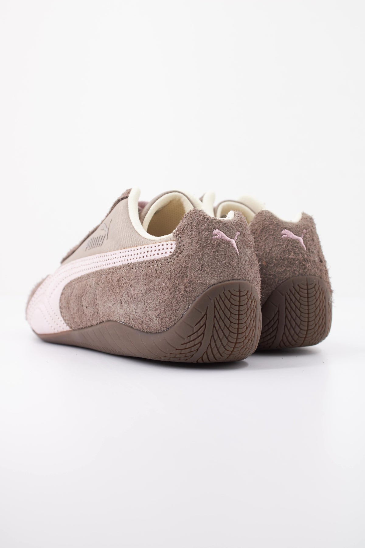 PUMA SPEEDCAT BRUSHED LUXE WNS en color GRIS  (4)