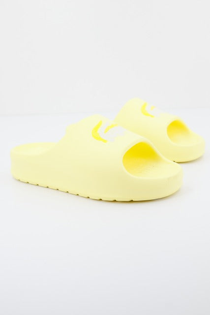 LACOSTE SERVE SLIDE .   CFA en color AMARILLO  (3)