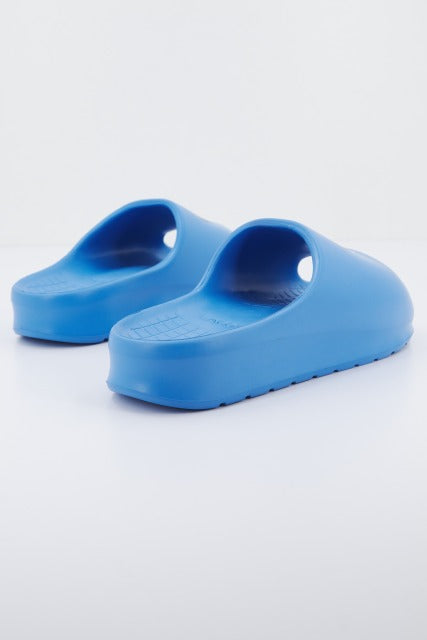 LACOSTE SERVE SLIDE .   CMA en color AZUL  (3)