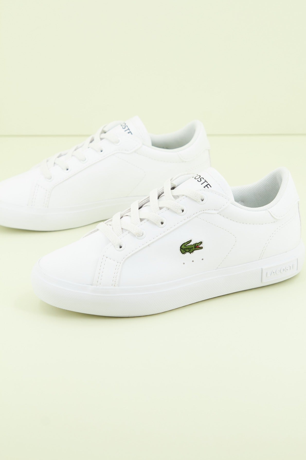 LACOSTE  POWERCOURT   SUC en color BLANCO  (2)