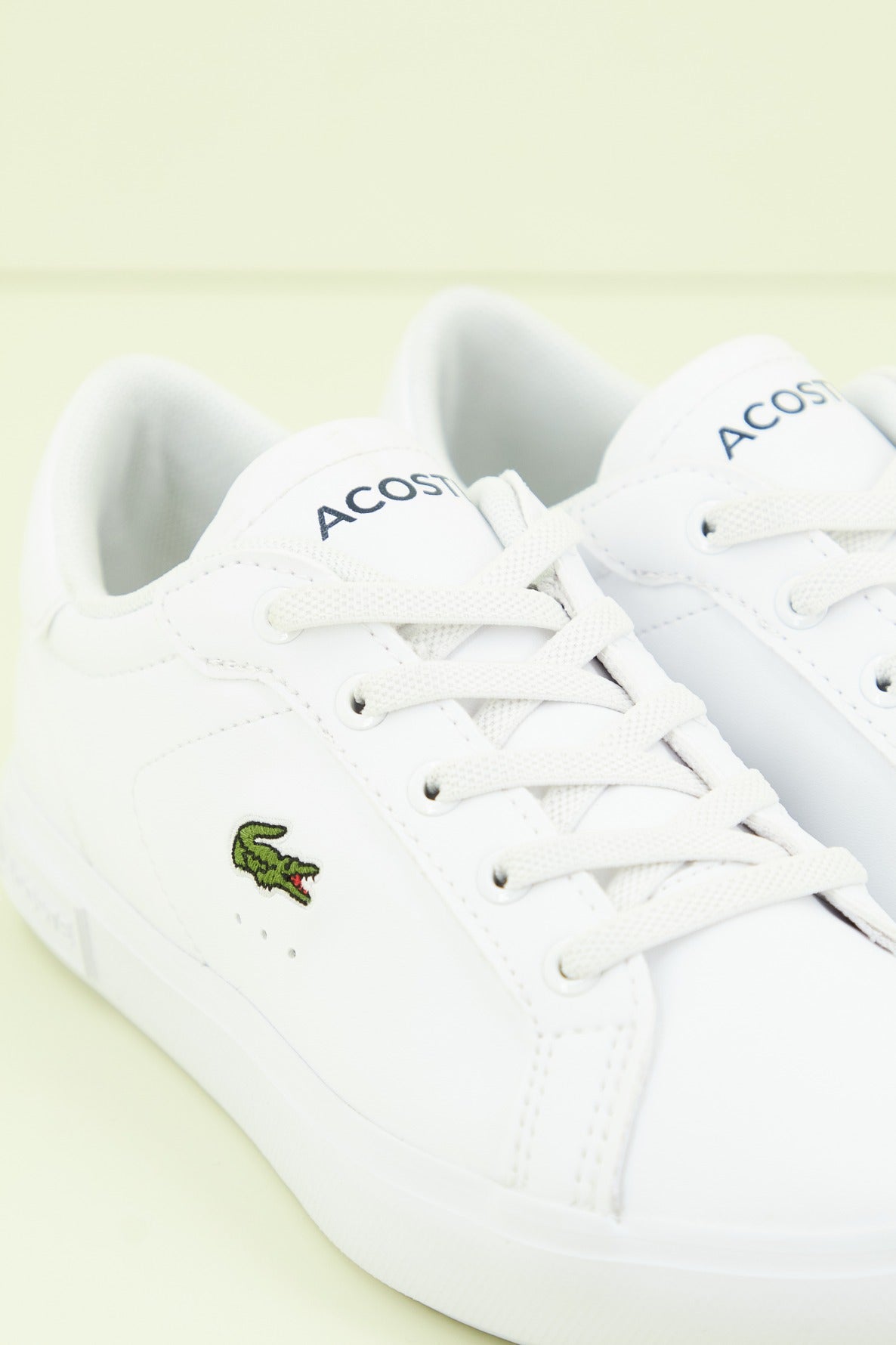 LACOSTE  POWERCOURT   SUC en color BLANCO  (4)