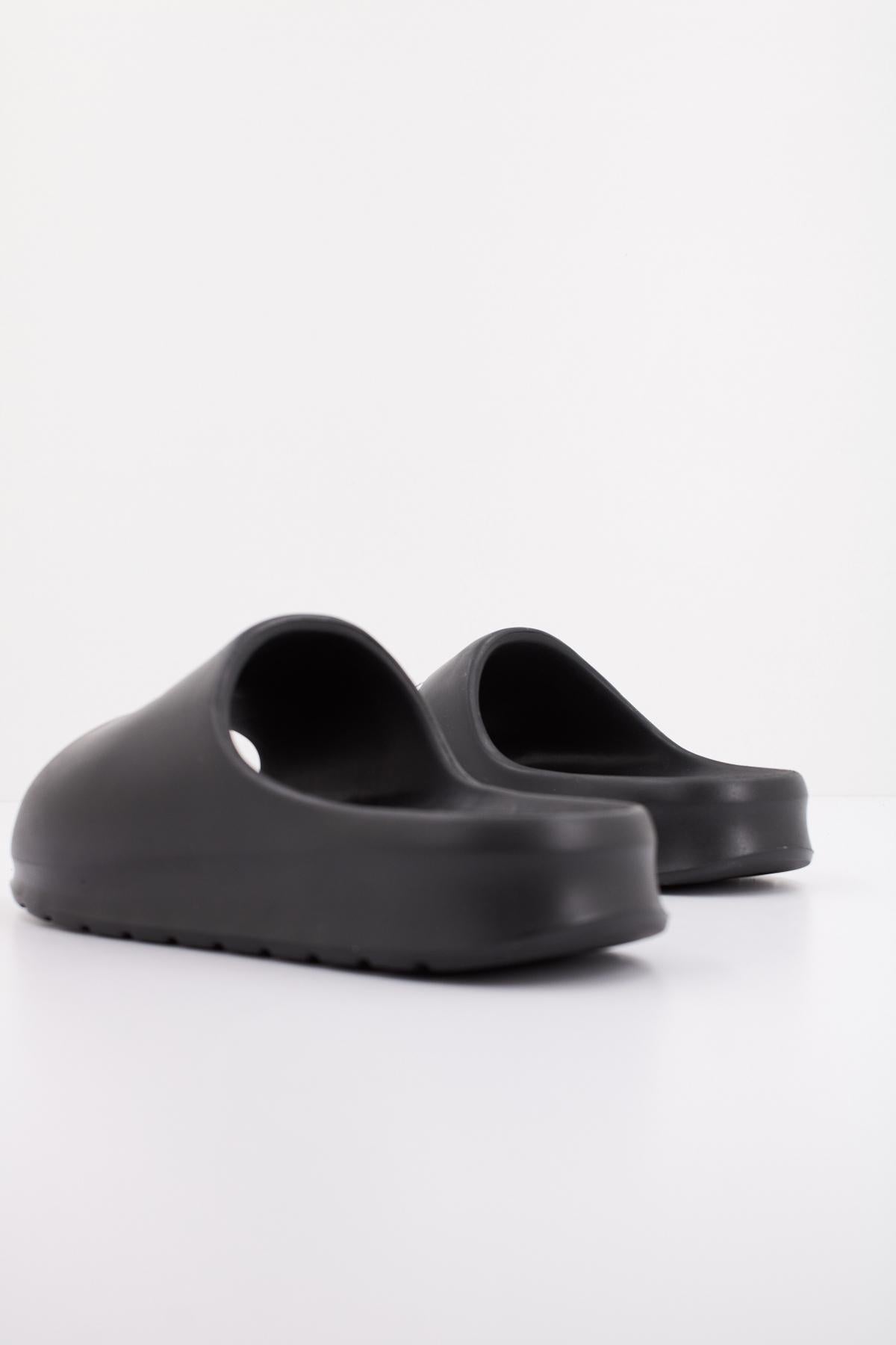 LACOSTE SERVE SLIDE . SYNTHETIC en color NEGRO  (3)