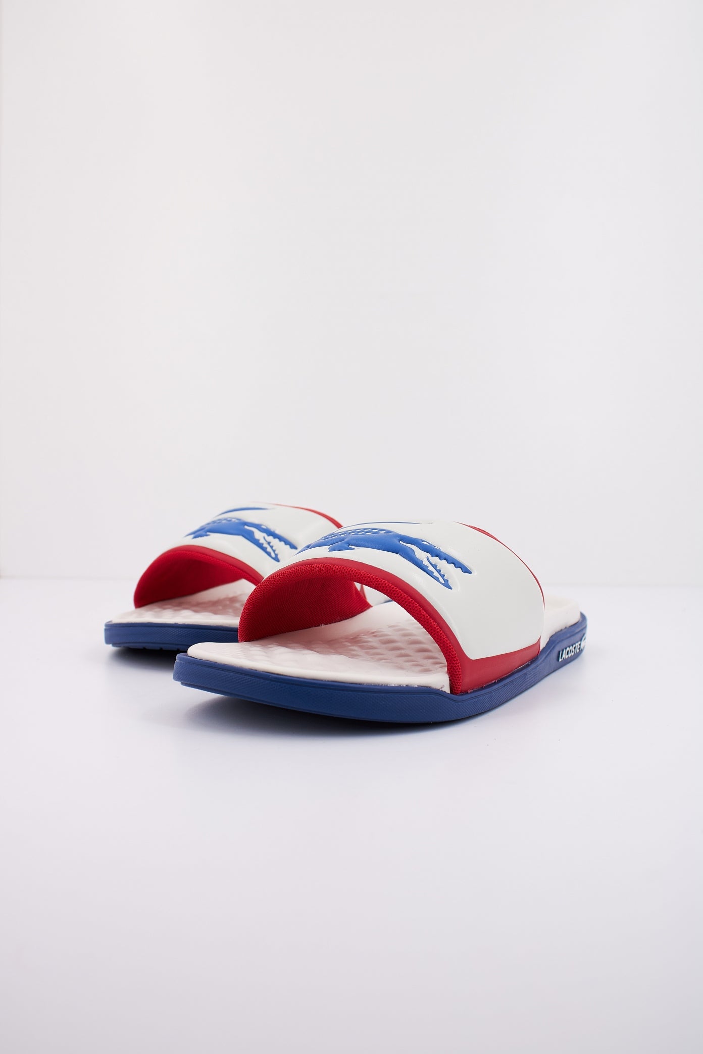 LACOSTE  SERVE SLIDE DUAL SYNTHETI en color BLANCO  (2)