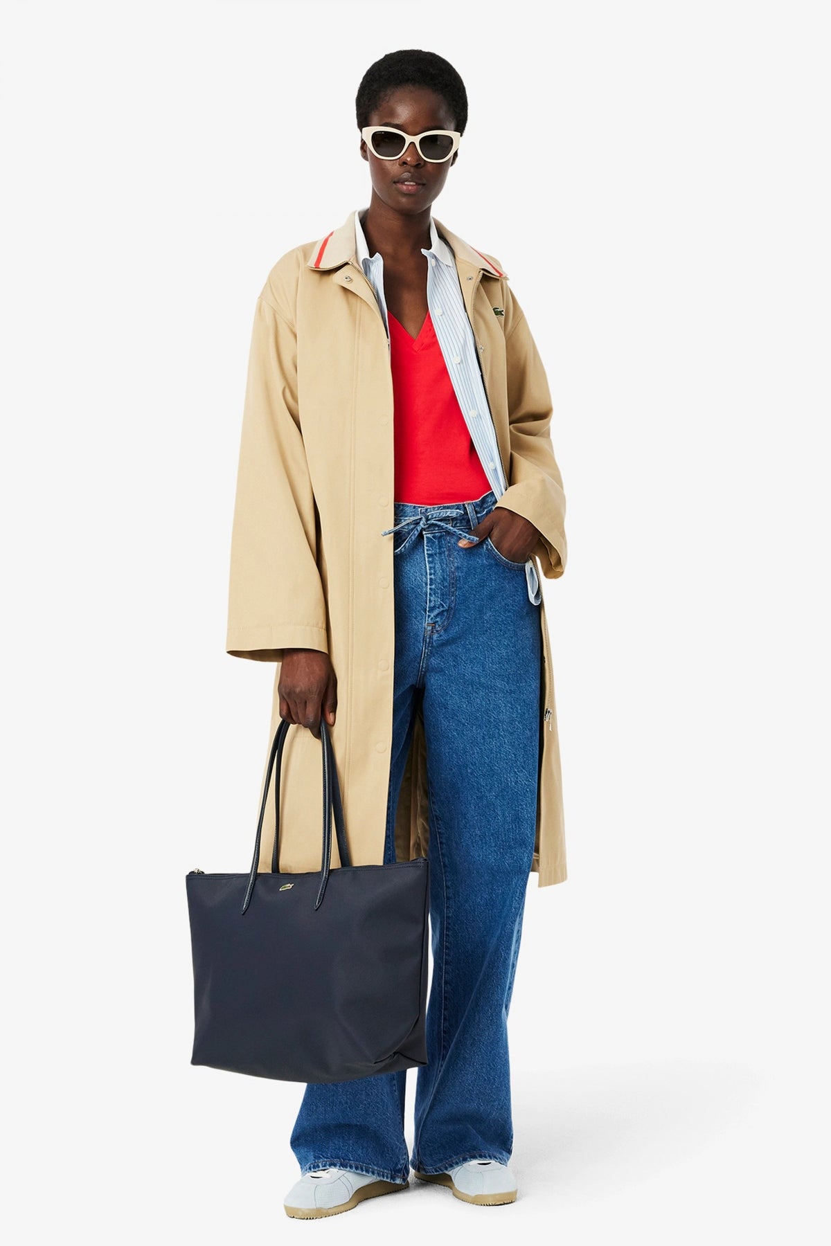 LACOSTE  LARGE COATED CANVAS TOTE en color AZUL  (4)