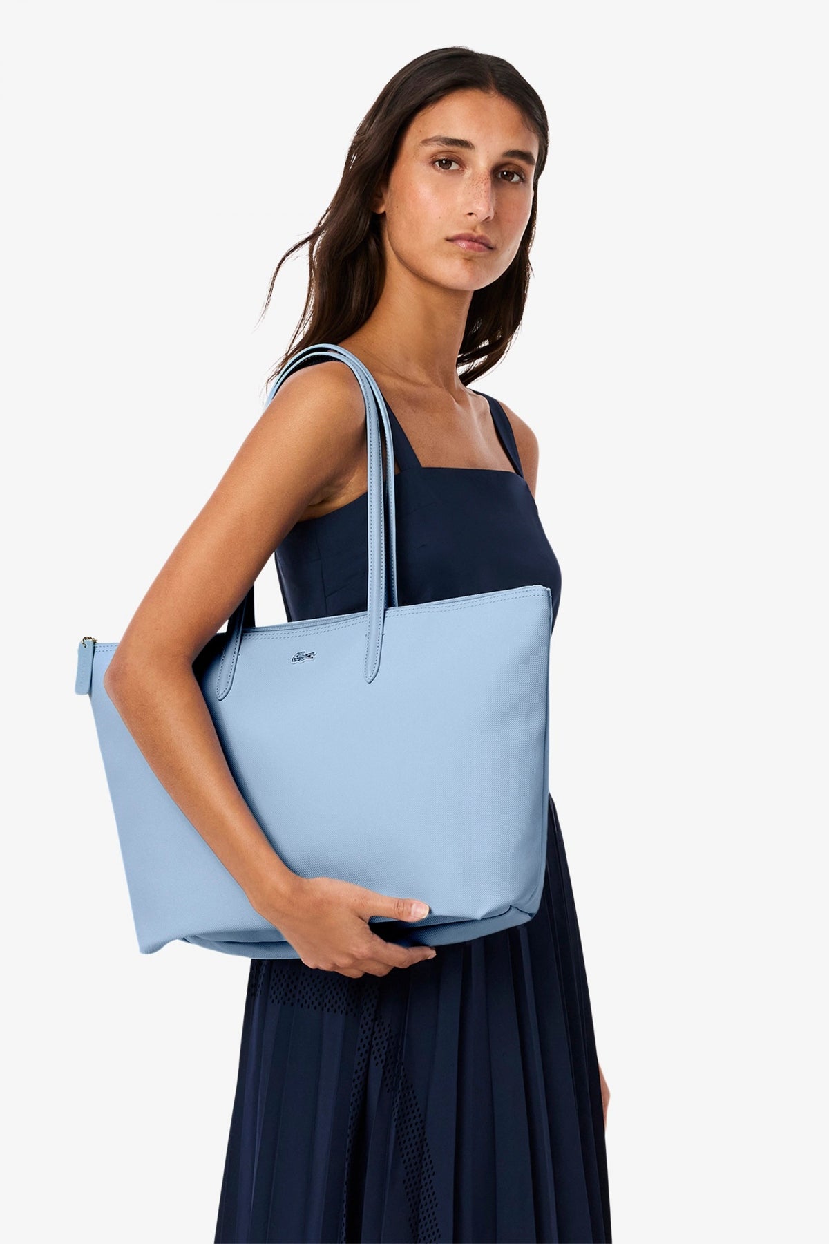 LACOSTE  LARGE COATED CANVAS TOTE en color AZUL  (3)