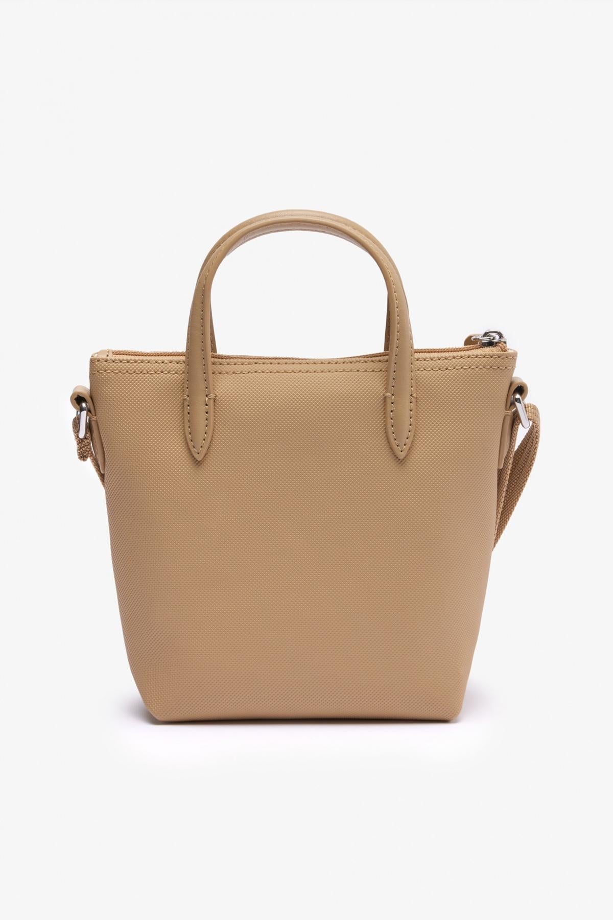 LACOSTE CONCEPT TOTE MIN en color MARRON CLARO  (3)
