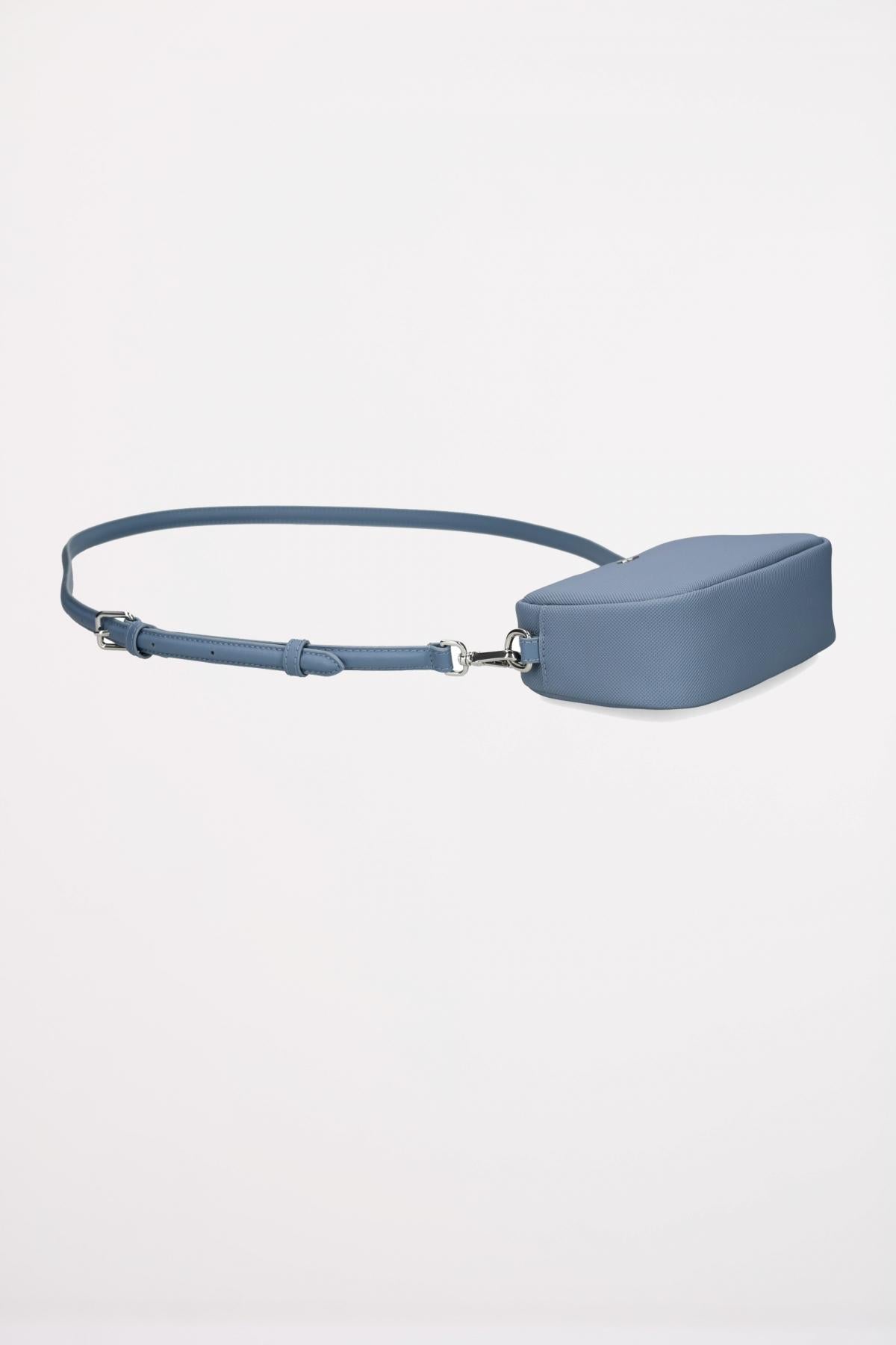 LACOSTE DAILY CITY CROSSOVER BAG en color AZUL  (4)