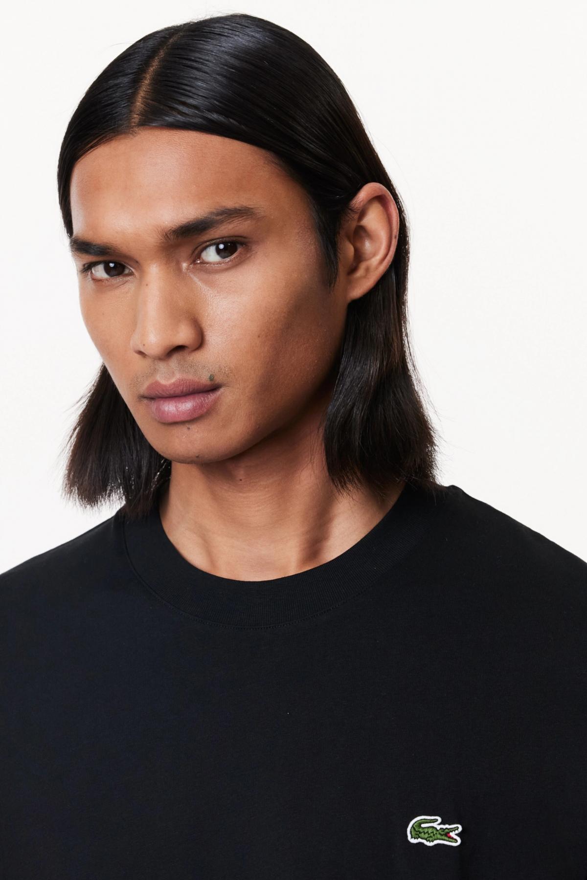 LACOSTE RELAXED FIT SOFT COTTON T-SHIRT en color NEGRO  (4)