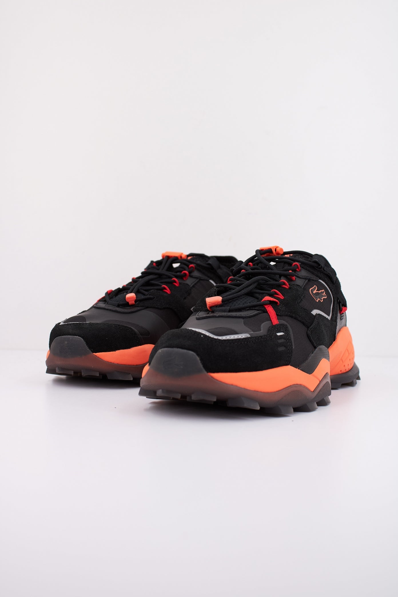 LACOSTE L-GUARD BREAKER OUTDOOR en color NEGRO  (2)