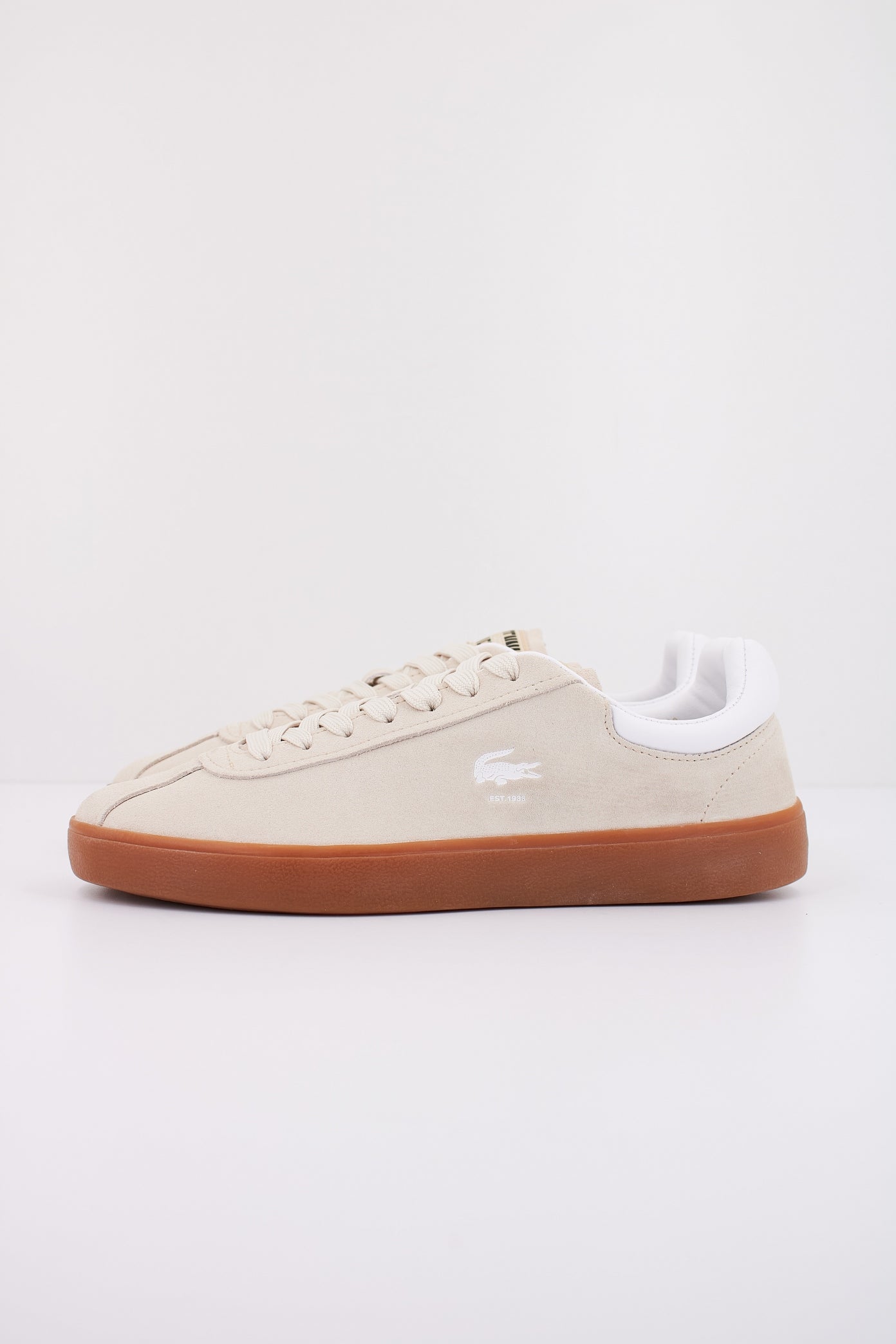 LACOSTE  BASESHOT en color BEIS  (1)