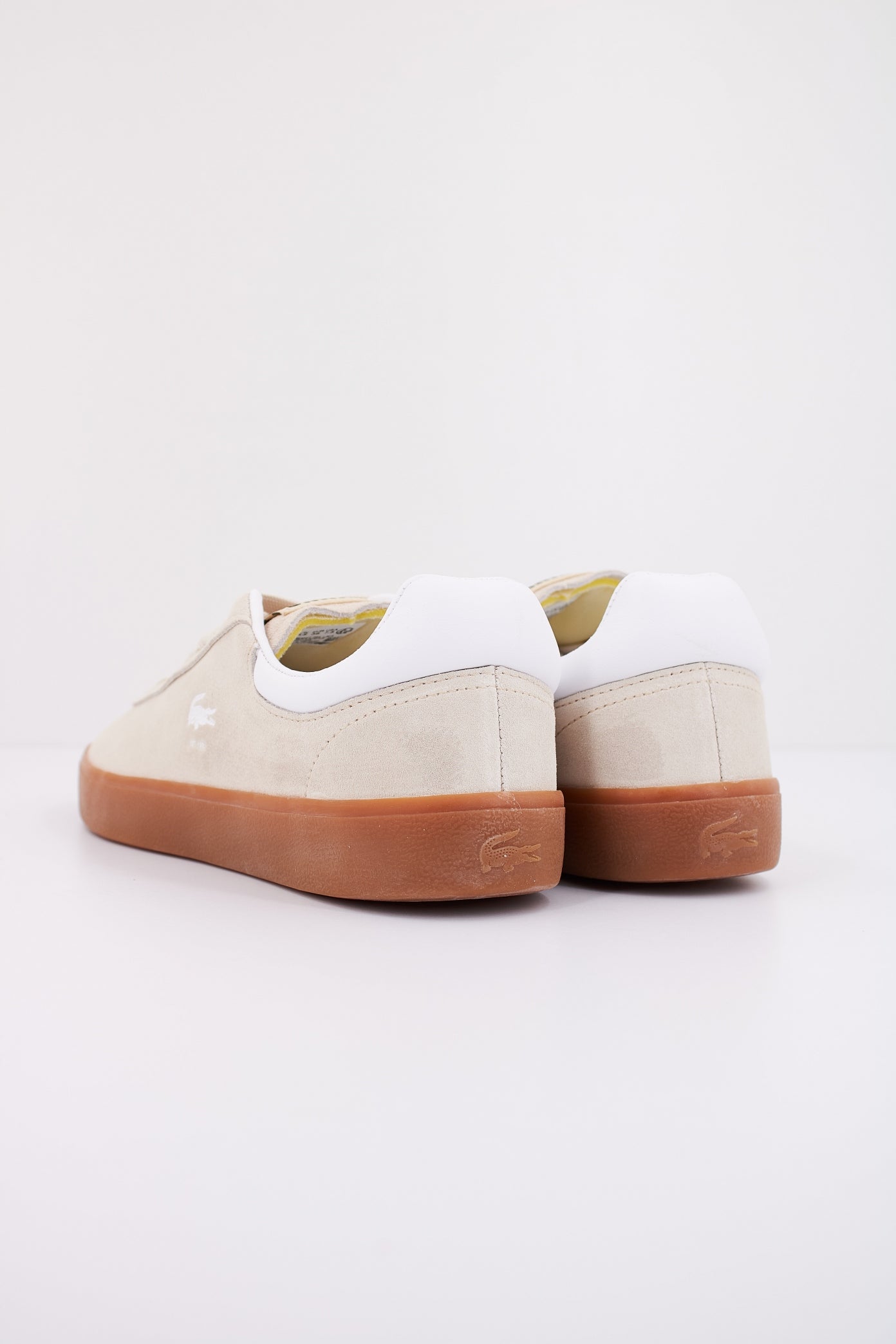 LACOSTE  BASESHOT en color BEIS  (4)