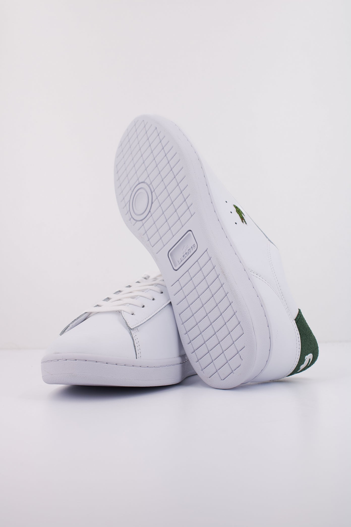 LACOSTE  MEN'S CARNABY SET SNEAKER en color BLANCO  (5)