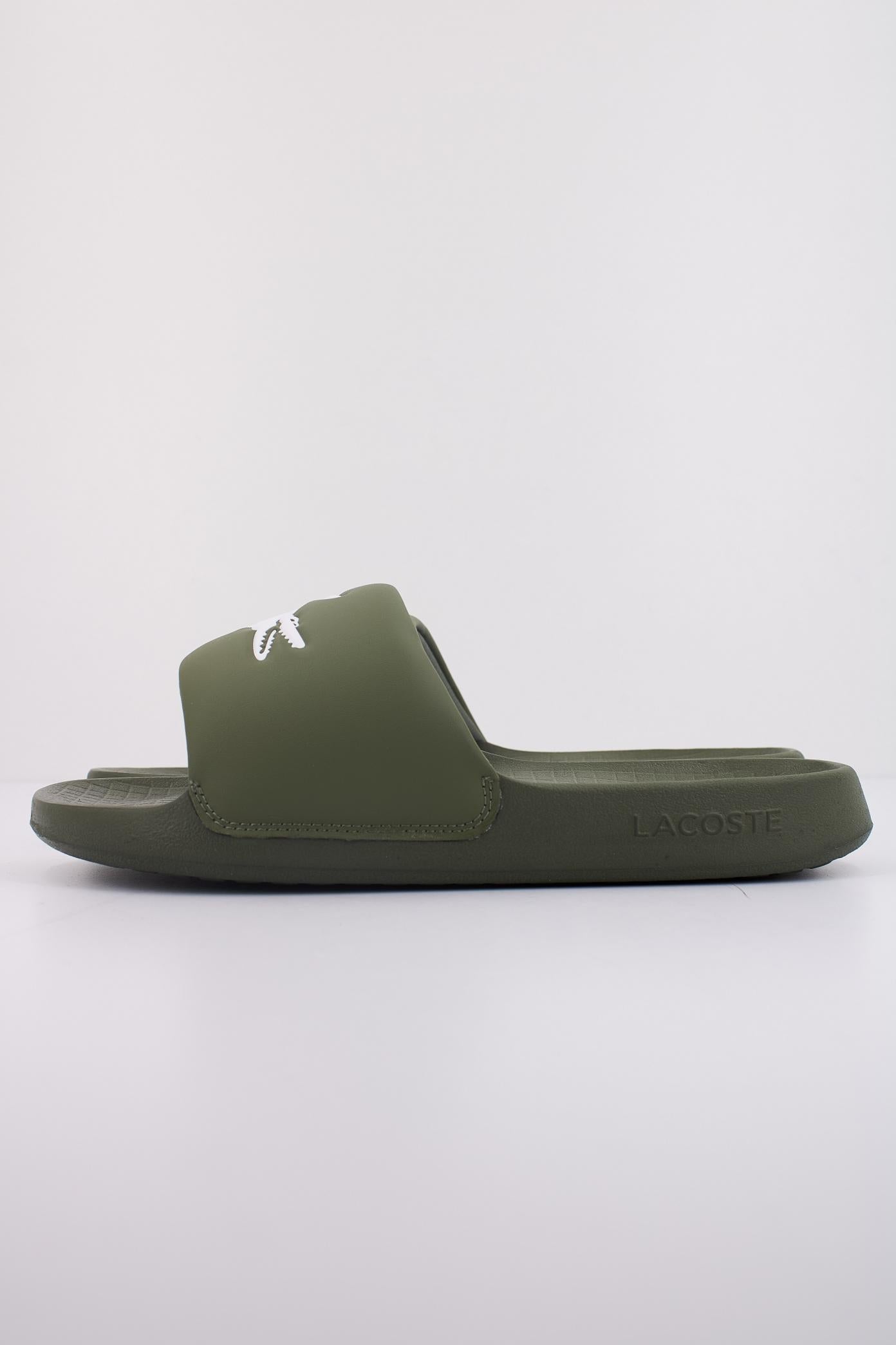 LACOSTE  MEN'S SERVE SLIDE . en color VERDE  (1)