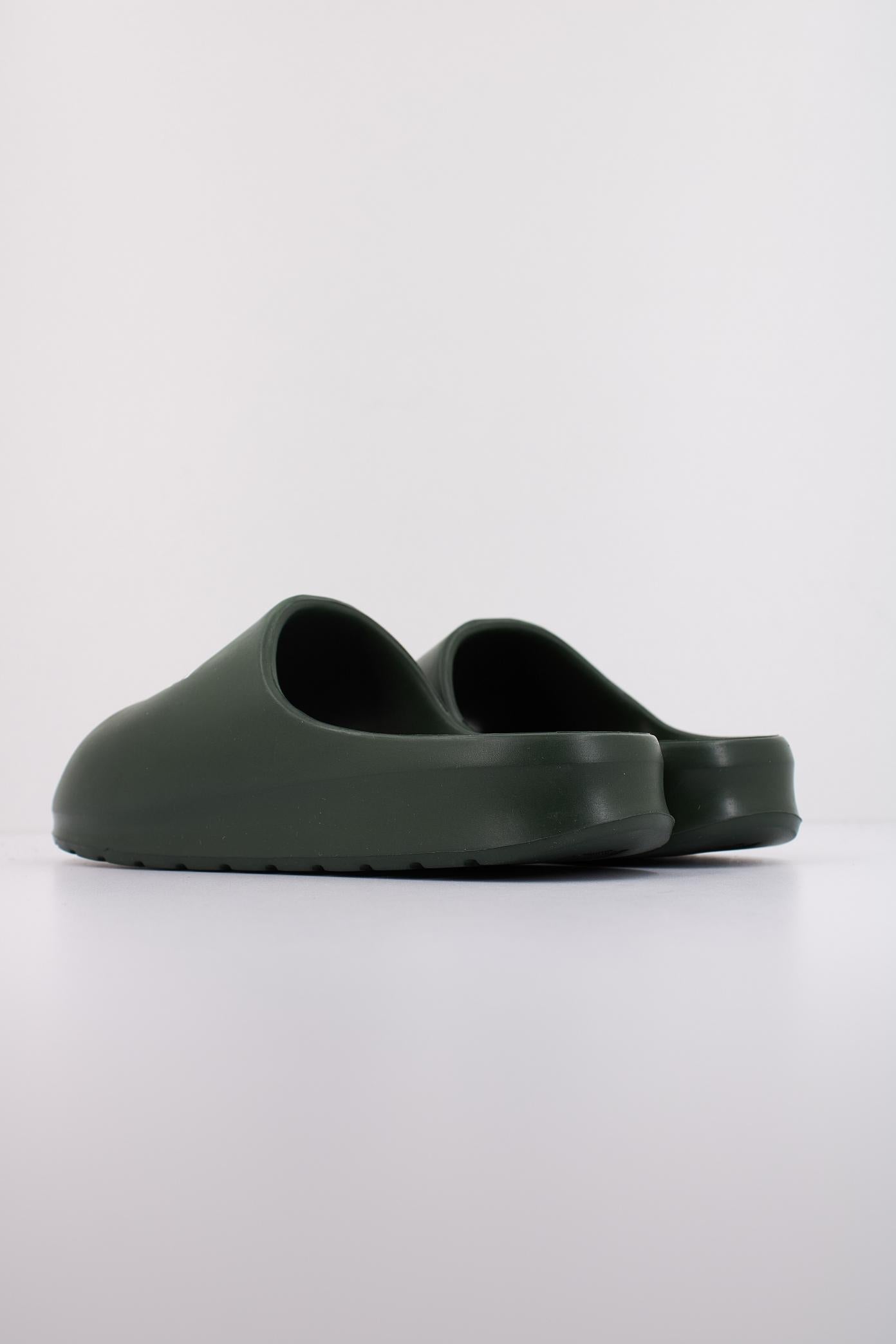 LACOSTE  SERVE SLIDE . MIX en color VERDE  (4)