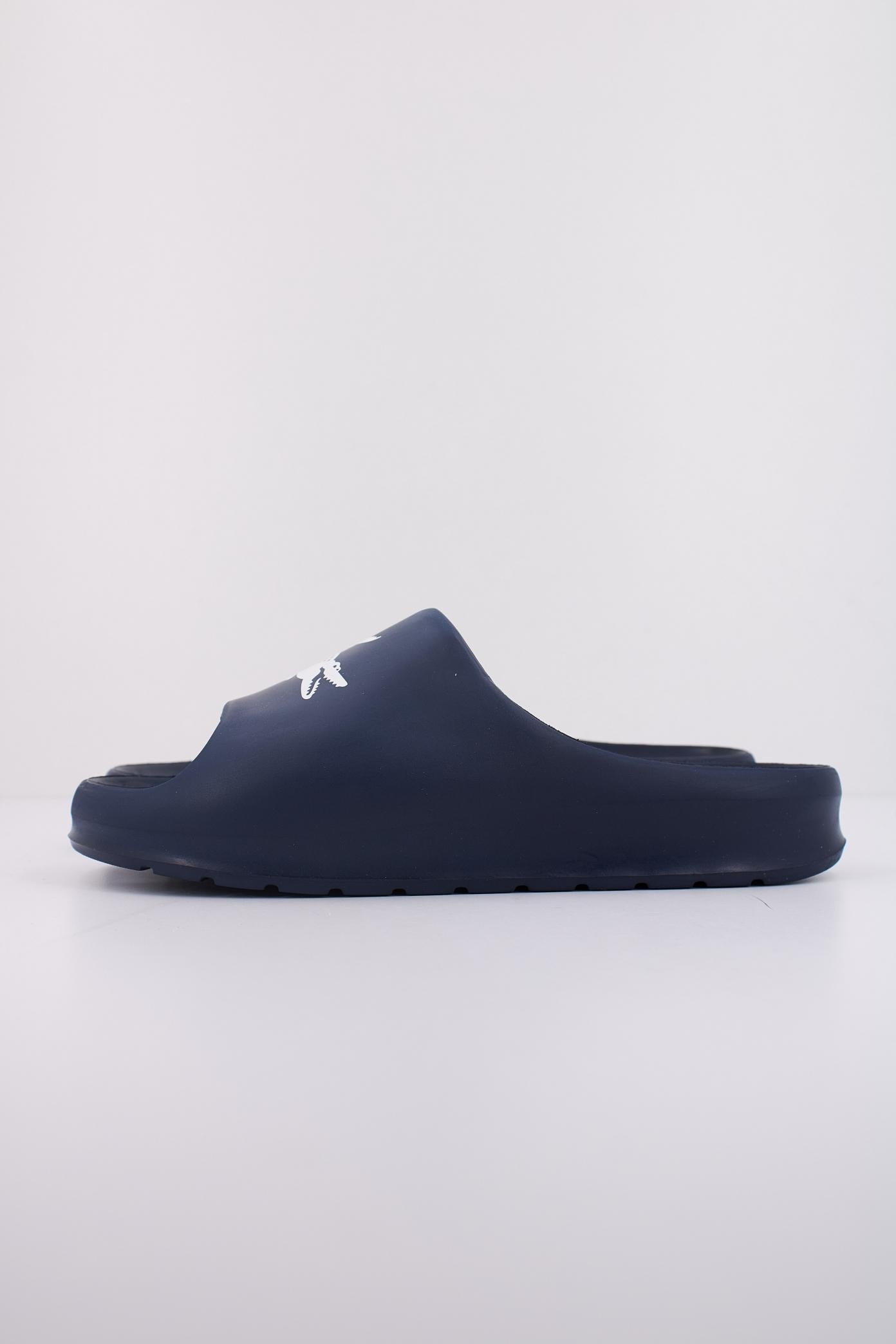 LACOSTE MEN'S SERVE SLIDE . en color AZUL  (1)