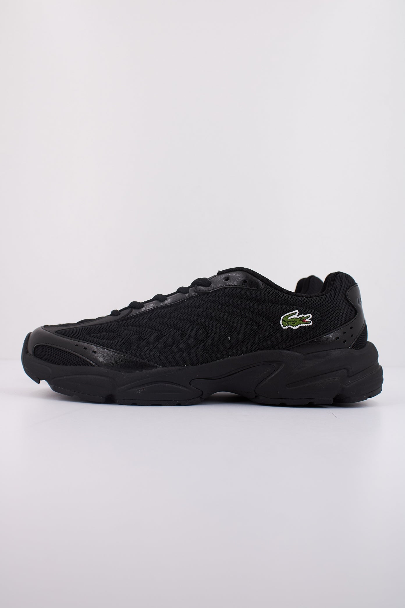 LACOSTE  STORM  K LITE SN en color NEGRO  (1)