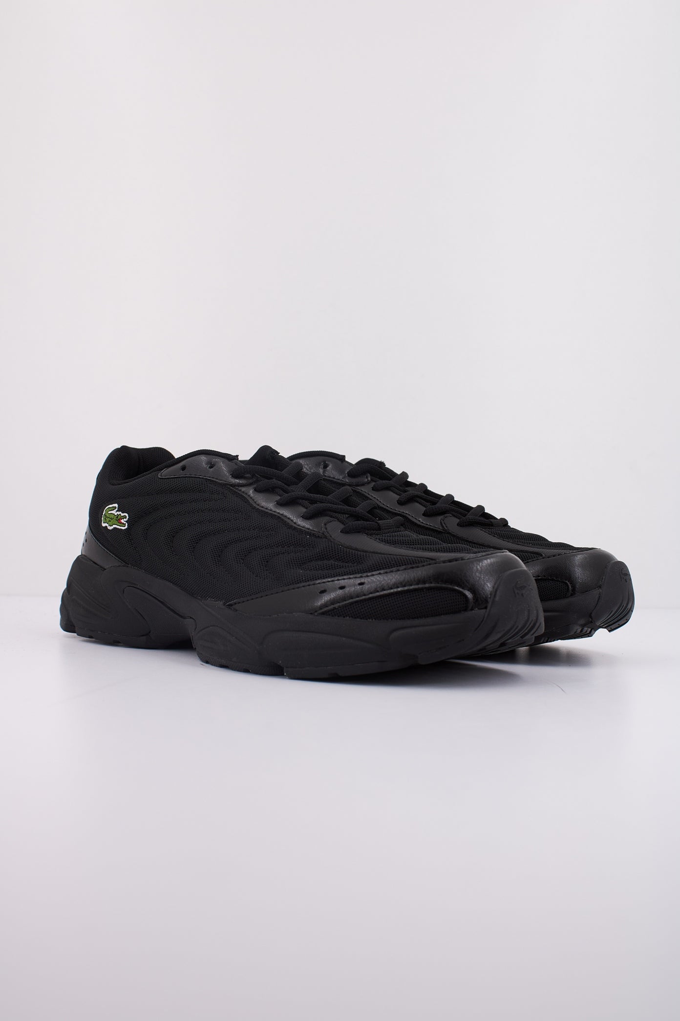 LACOSTE  STORM  K LITE SN en color NEGRO  (2)