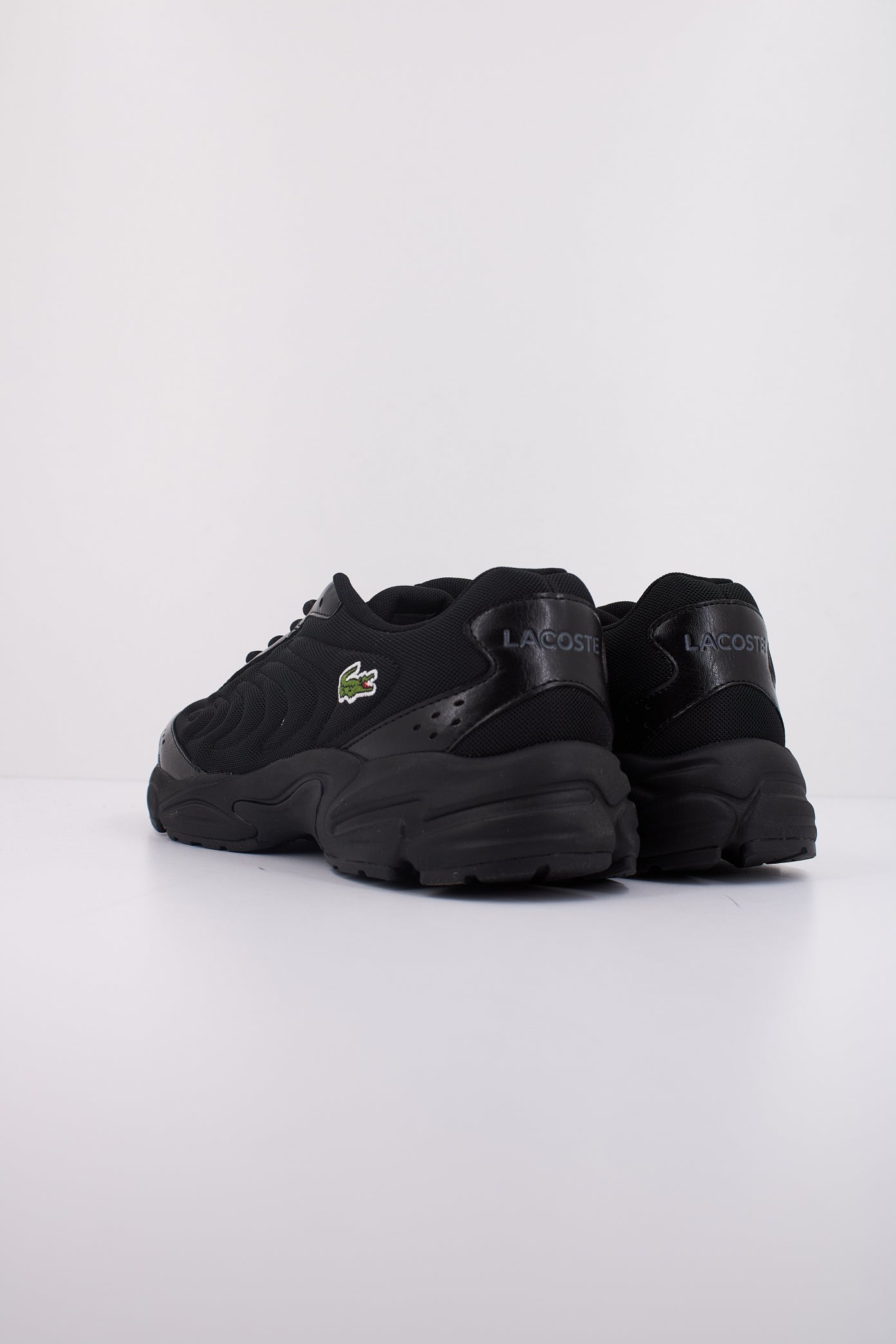 LACOSTE  STORM  K LITE SN en color NEGRO  (4)