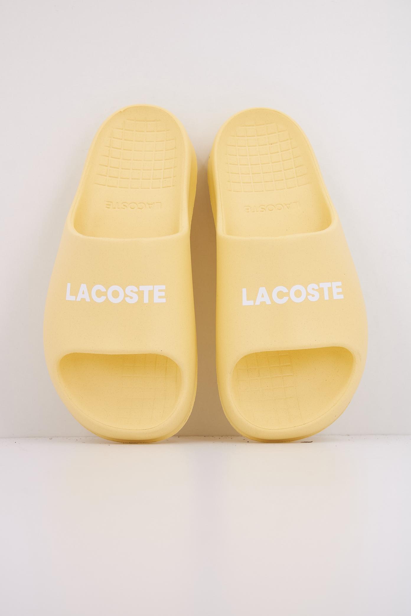 LACOSTE SERVE SLIDE . en color AMARILLO  (3)