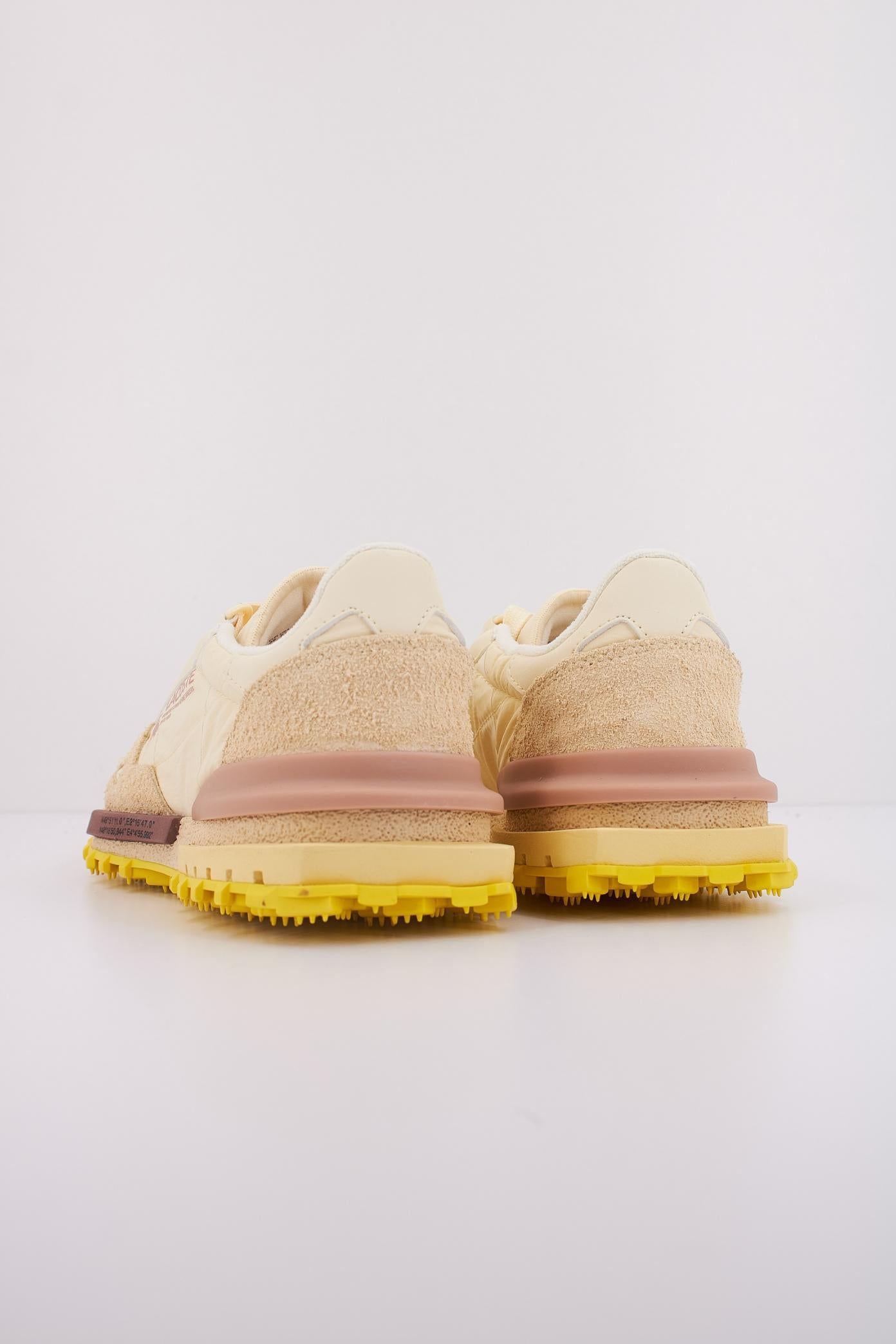 LACOSTE ELITE ACTIVE  en color AMARILLO  (4)
