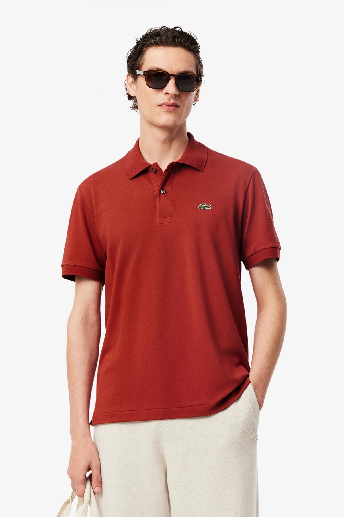 LACOSTE  SHORT SLEEVED RIBBED COLLAR en color ROJO  (1)