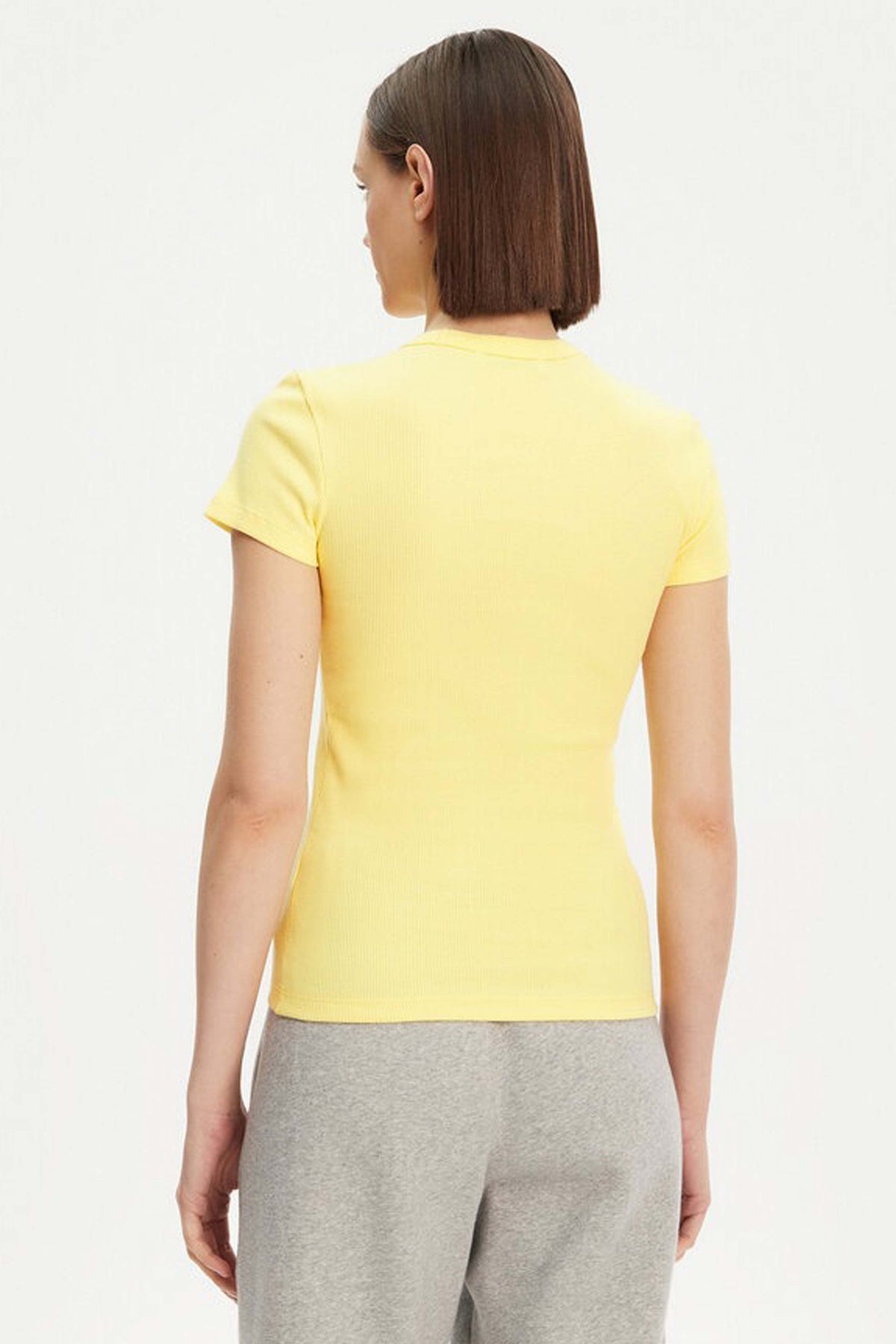 LACOSTE SLIM FIT RIBBED COTTON T-SHIRT en color AMARILLO  (2)