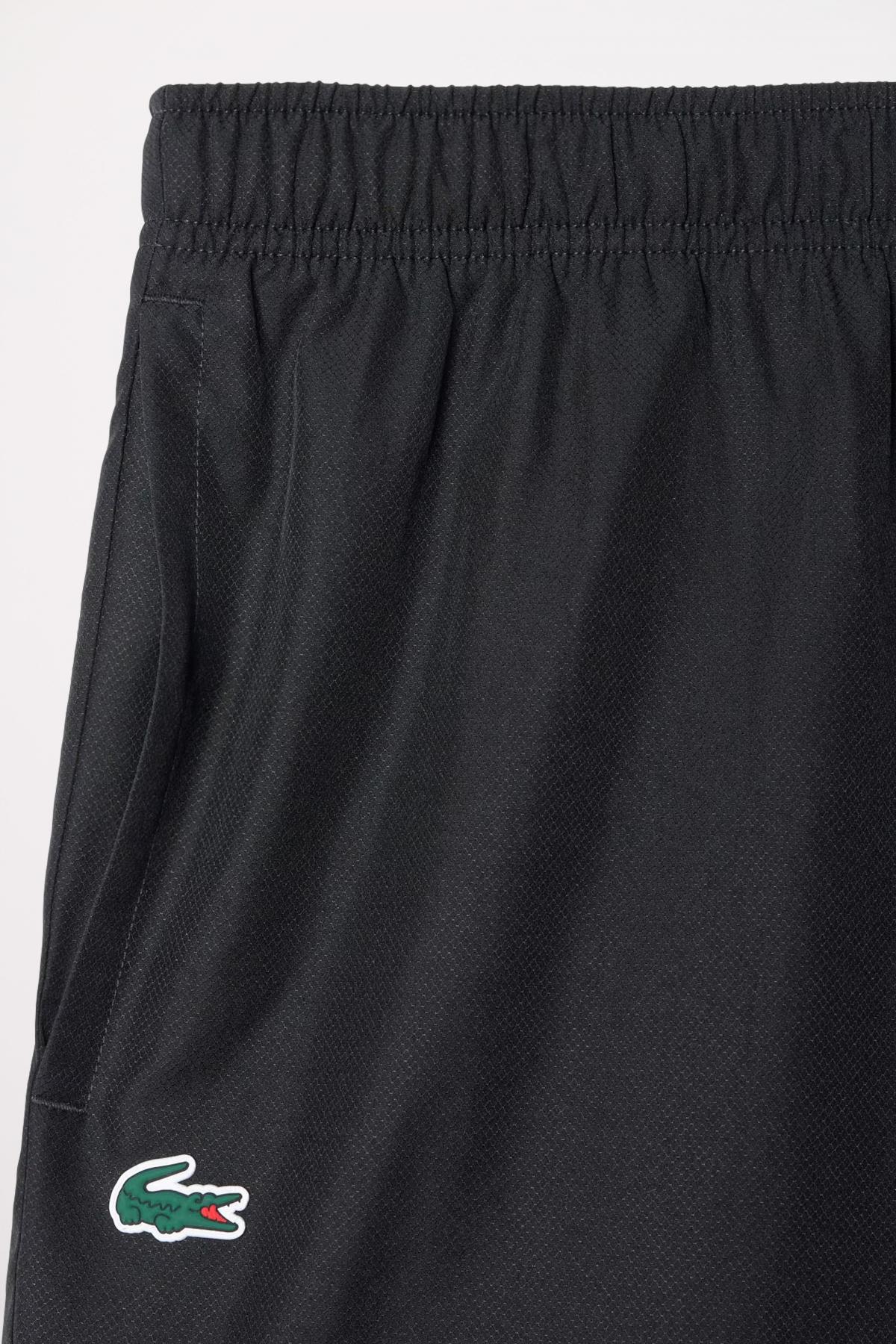 LACOSTE PRINTED DIAMOND TAFFETA TENNIS SHORTS en color NEGRO  (3)