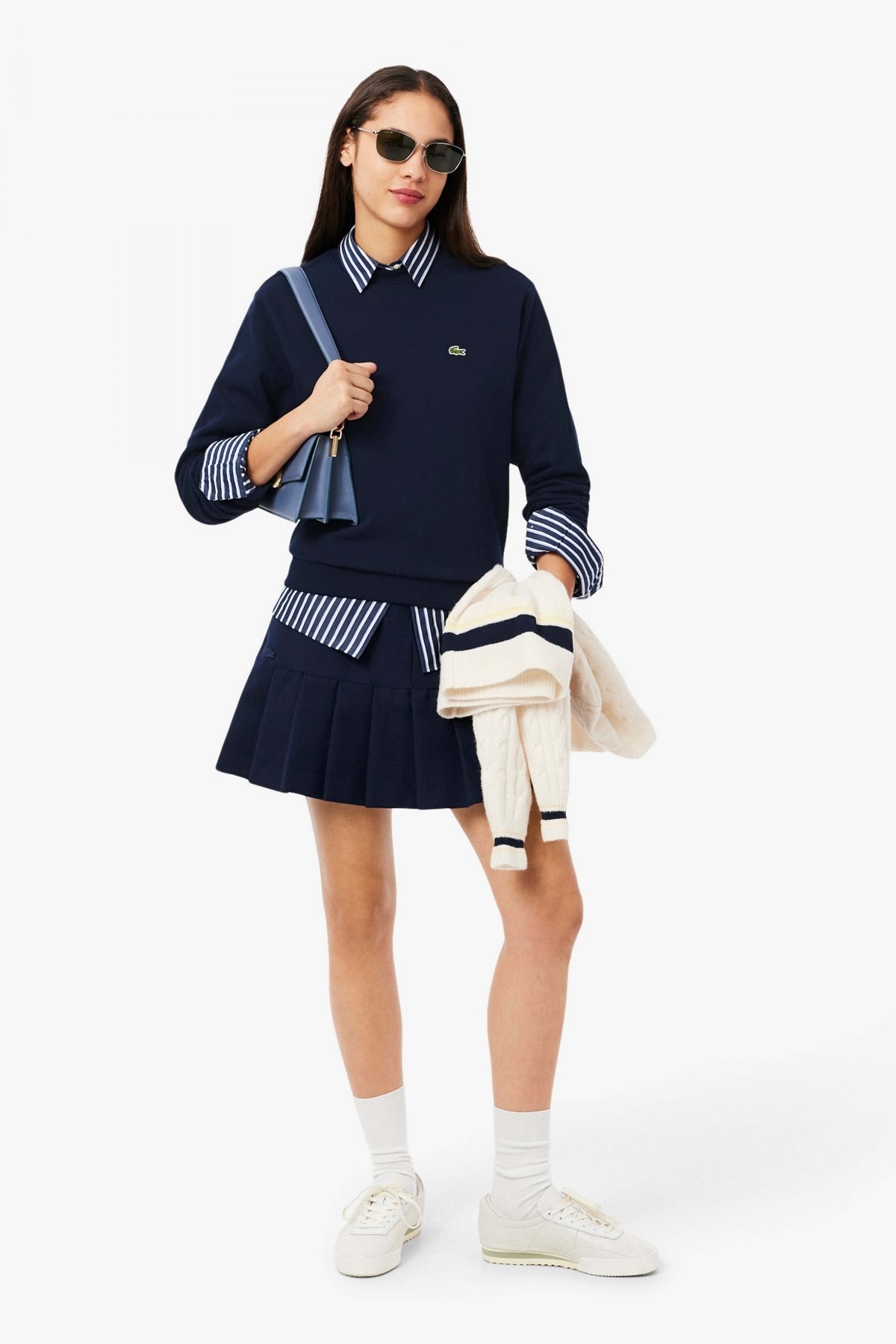 LACOSTE RELAXED FIT FLEECE CREW NECK en color AZUL  (4)