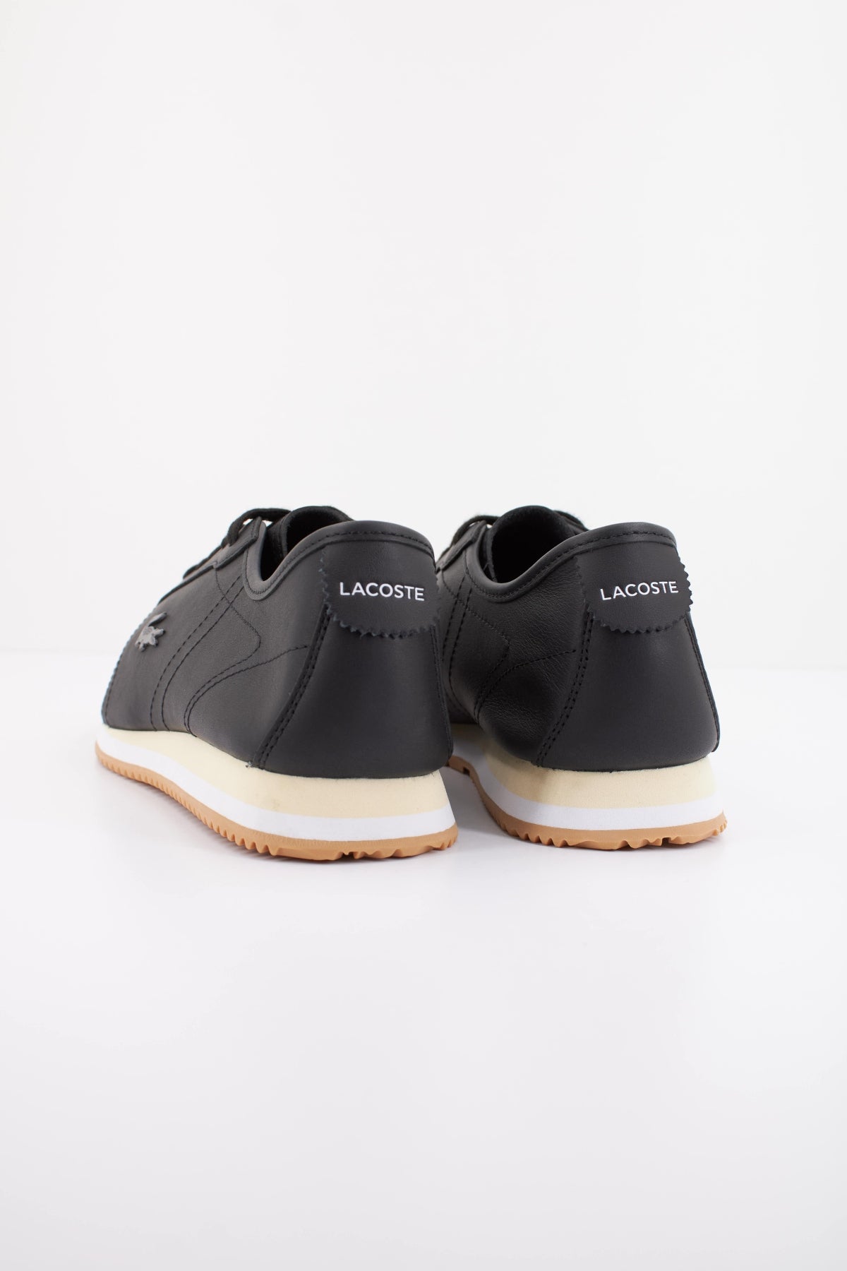LACOSTE CLUB LOW en color NEGRO  (4)
