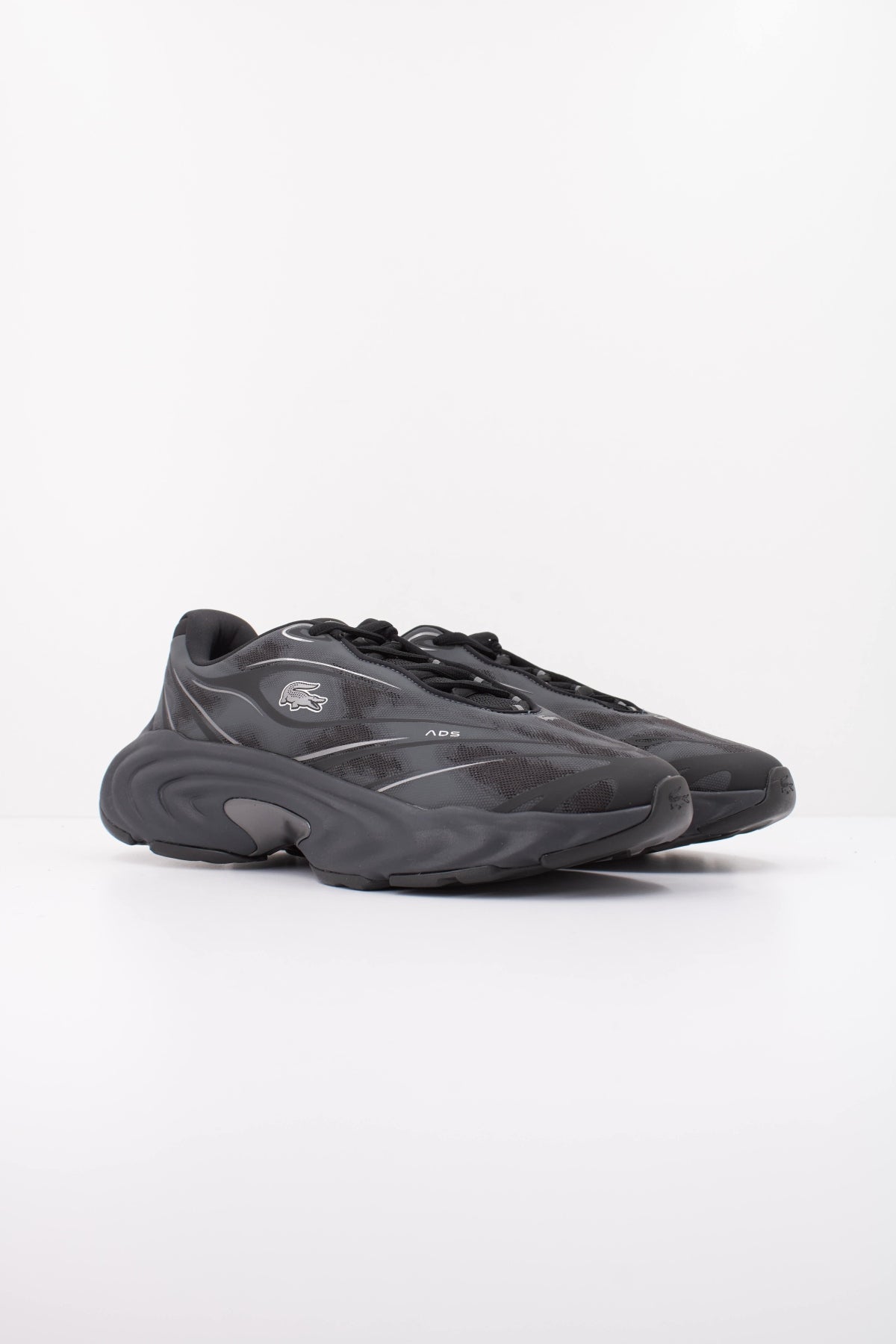 LACOSTE SMA SPINOR TECH en color NEGRO  (2)