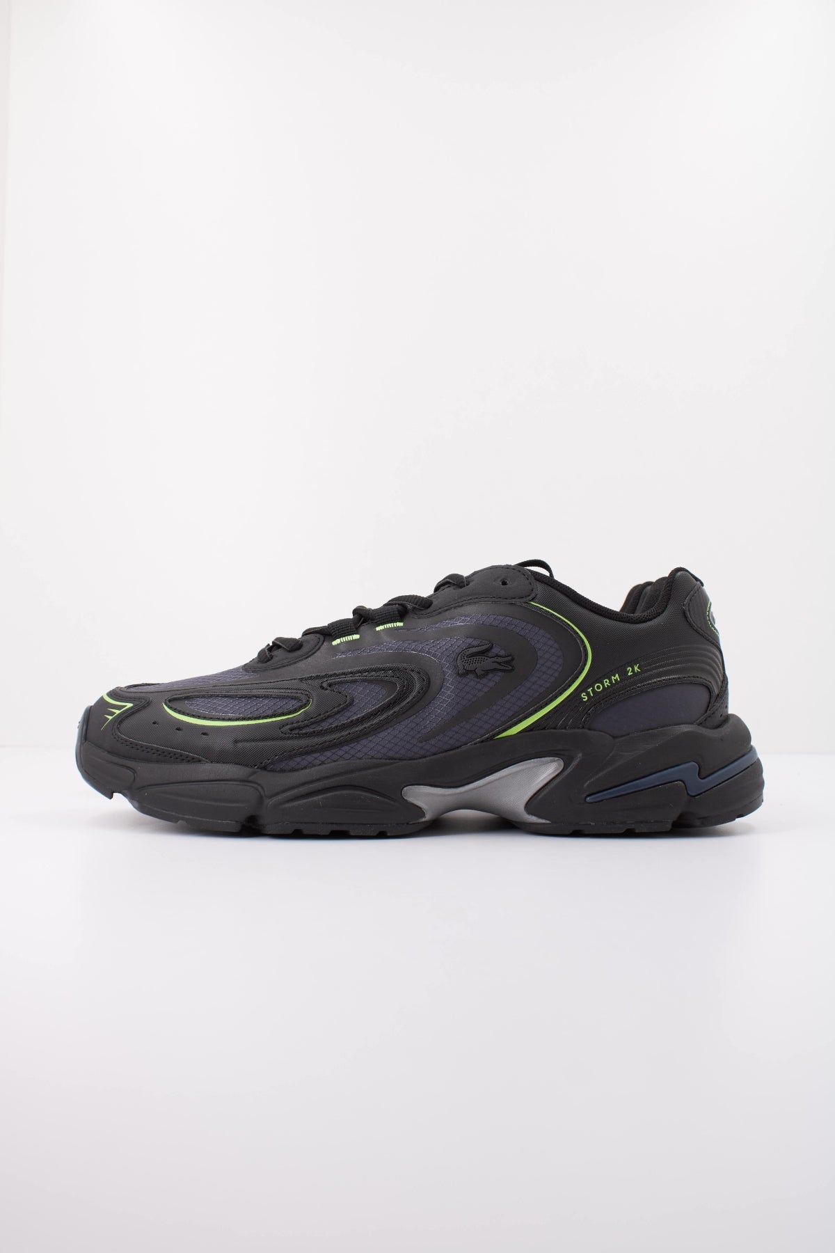 LACOSTE SMA STORM  en color NEGRO  (1)